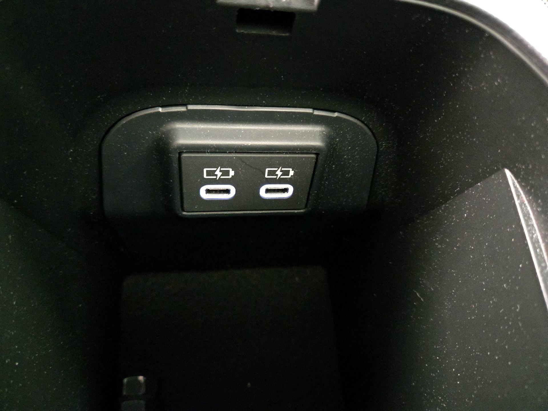 Thumbnail: 2025 Toyota RAV4 - 18