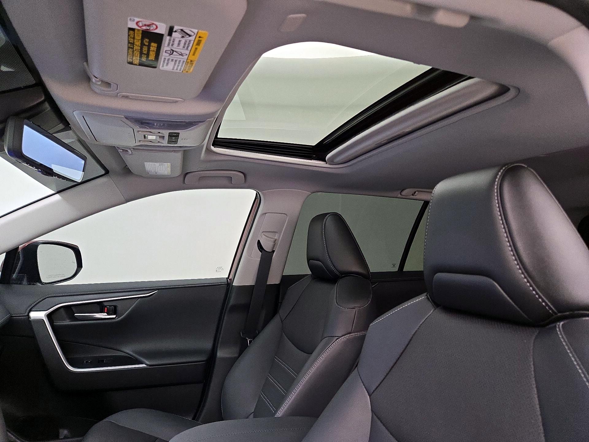 Thumbnail: 2025 Toyota RAV4 - 19