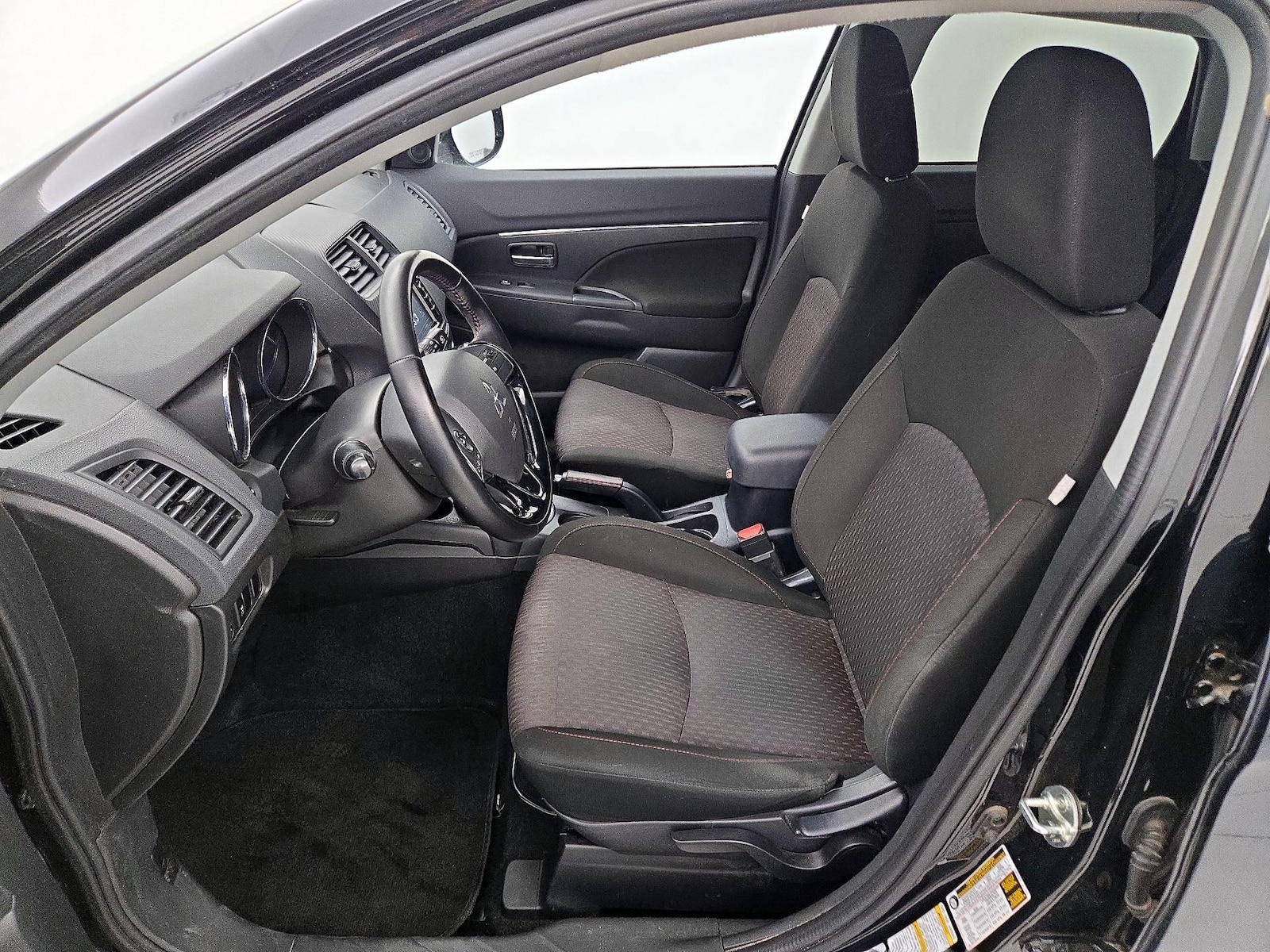 2017 Mitsubishi Outlander Sport LE - Photo 12