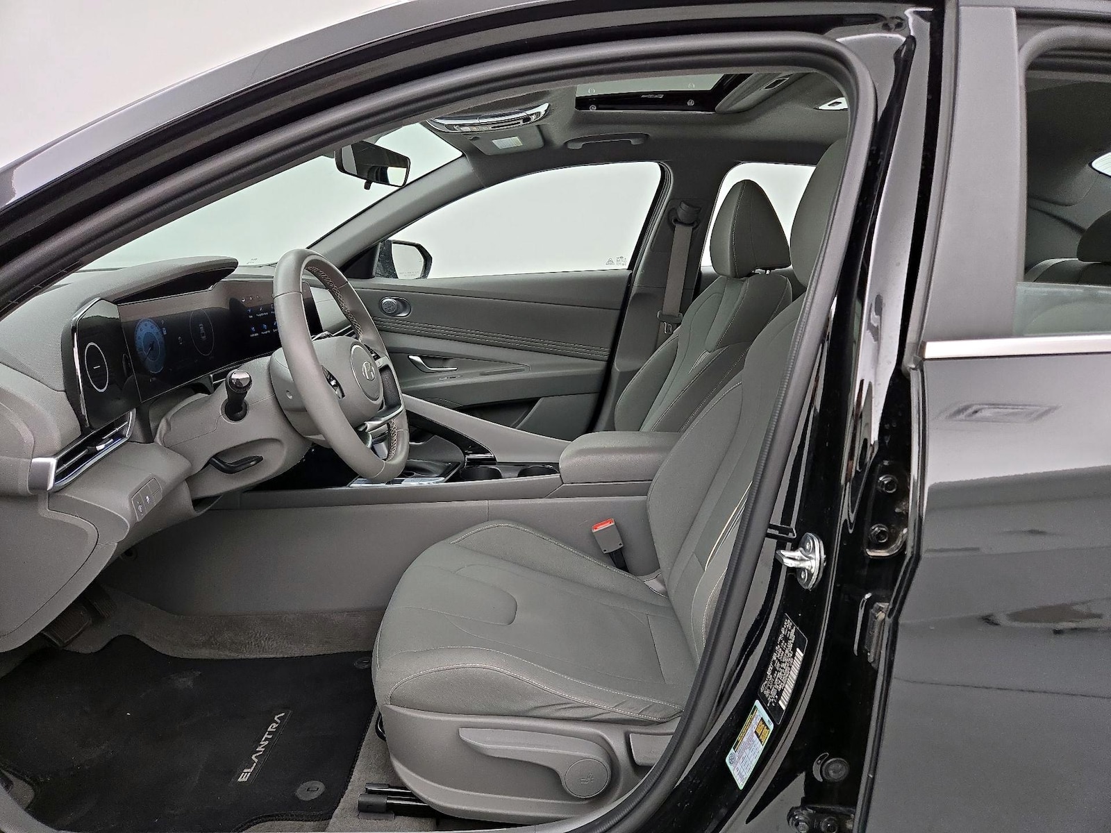 2024 Hyundai Elantra SEL - Photo 12