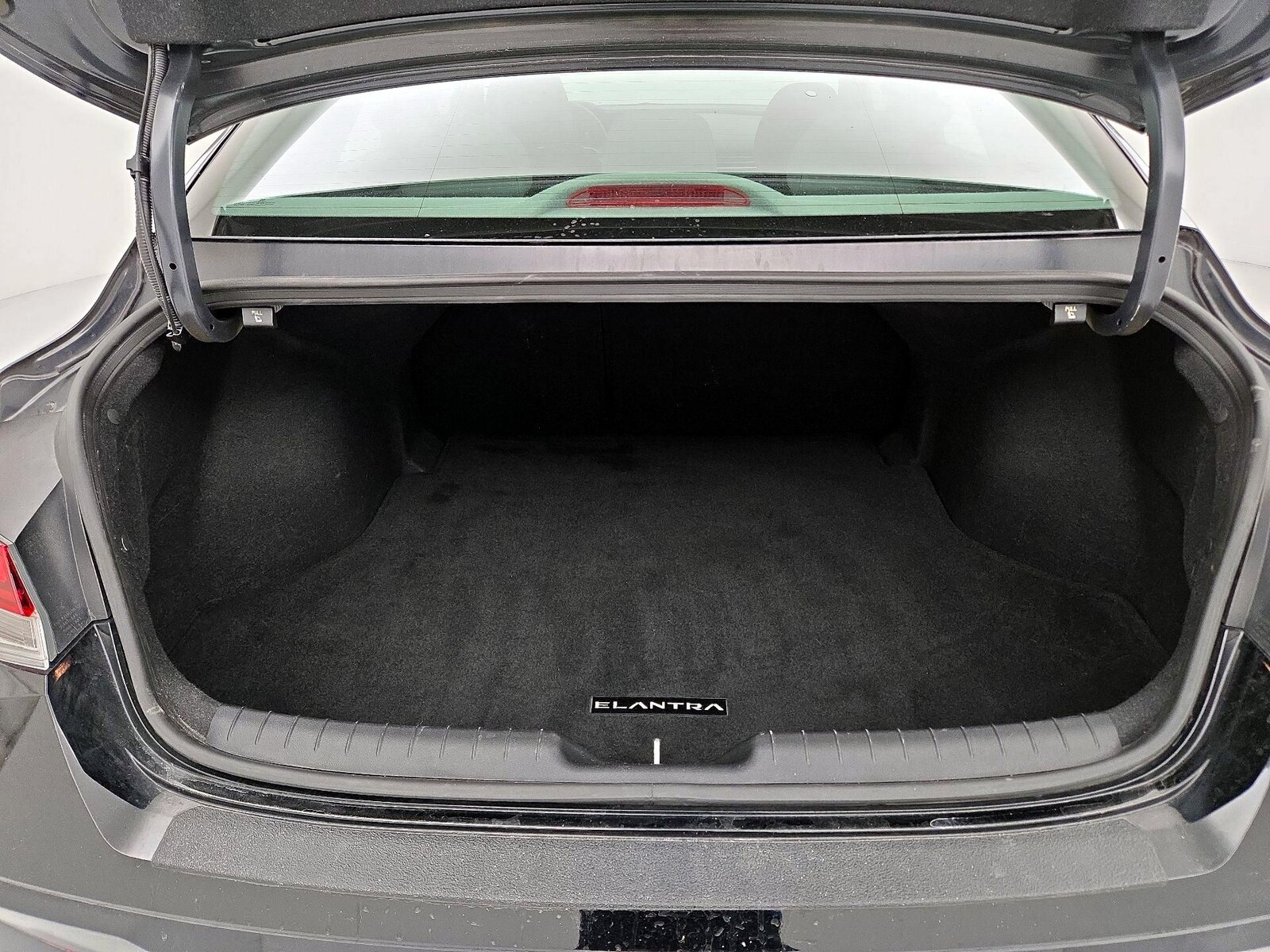 2024 Hyundai Elantra SEL - Photo 22