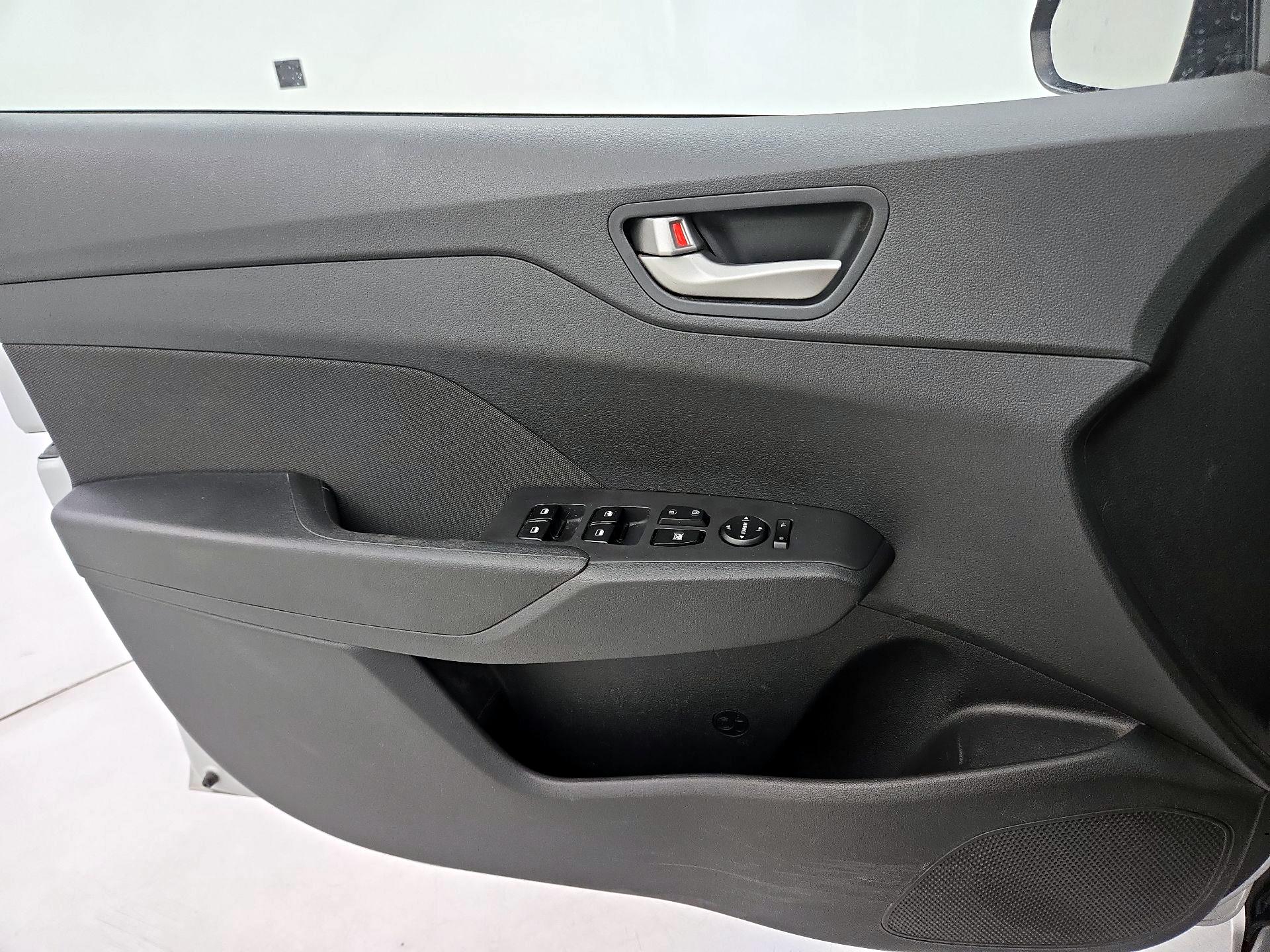 Thumbnail: 2018 Hyundai Accent - 12