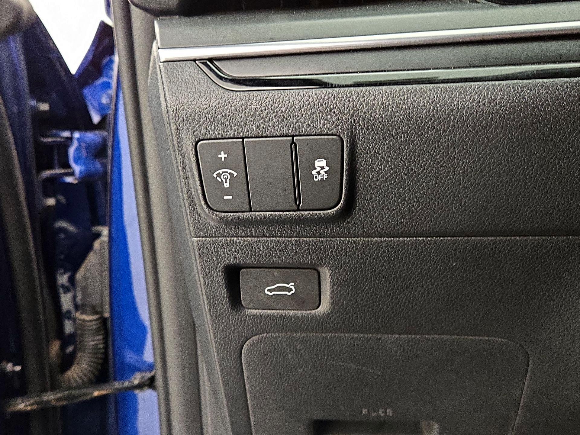 Thumbnail: 2025 Kia K5 - 13