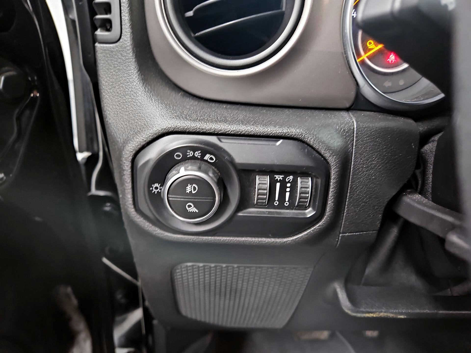 Thumbnail: 2020 Jeep Gladiator - 13