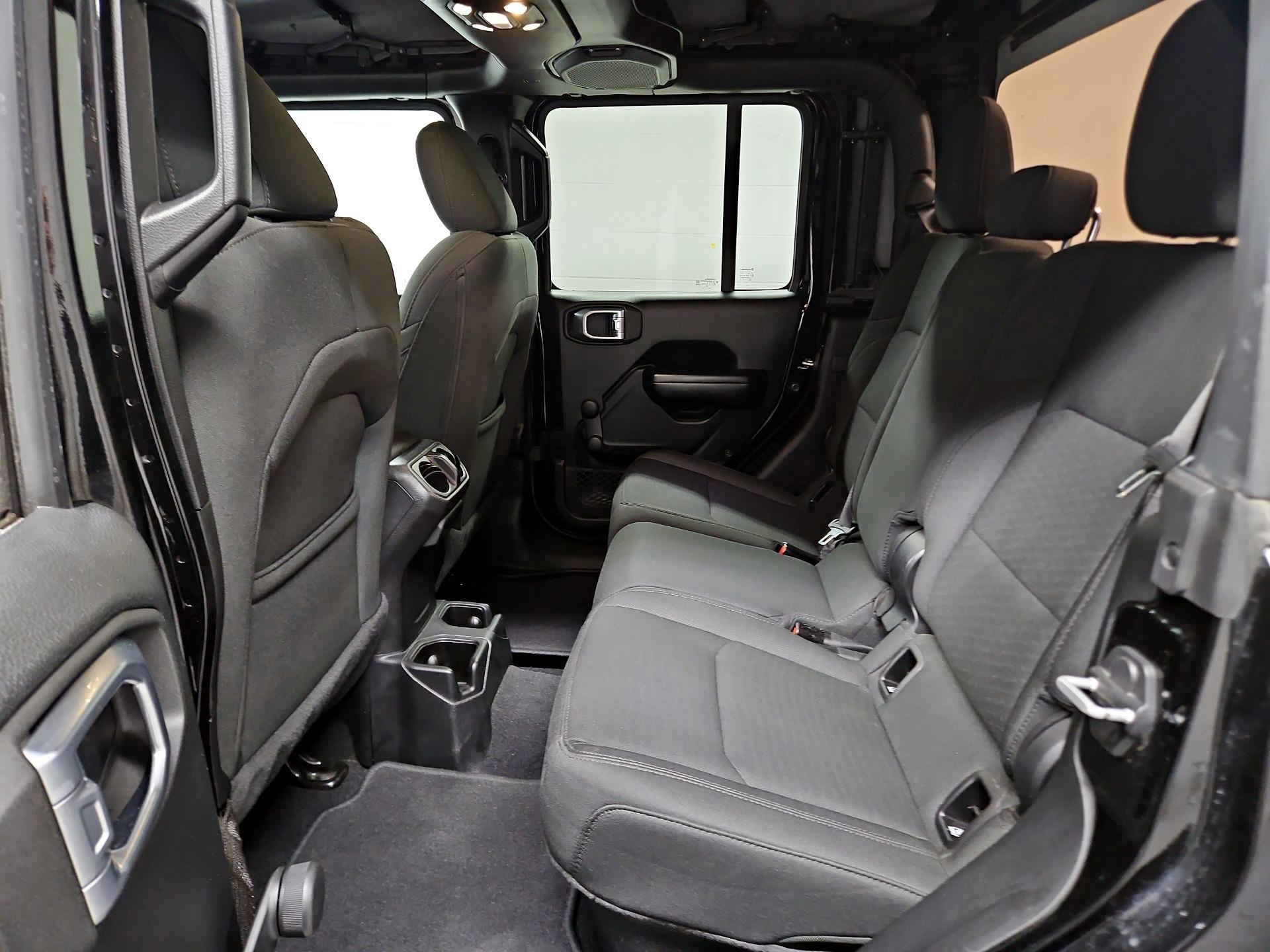 Thumbnail: 2020 Jeep Gladiator - 19