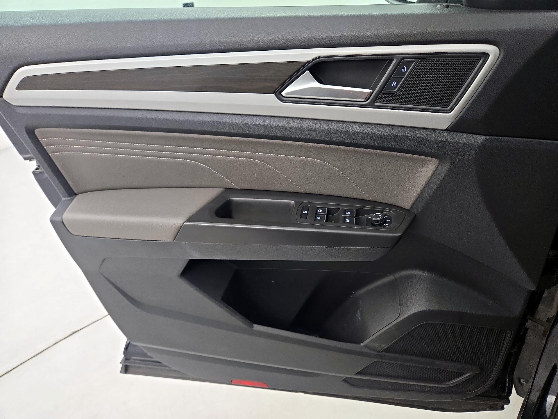 Thumbnail: 2022 Volkswagen Atlas - 12