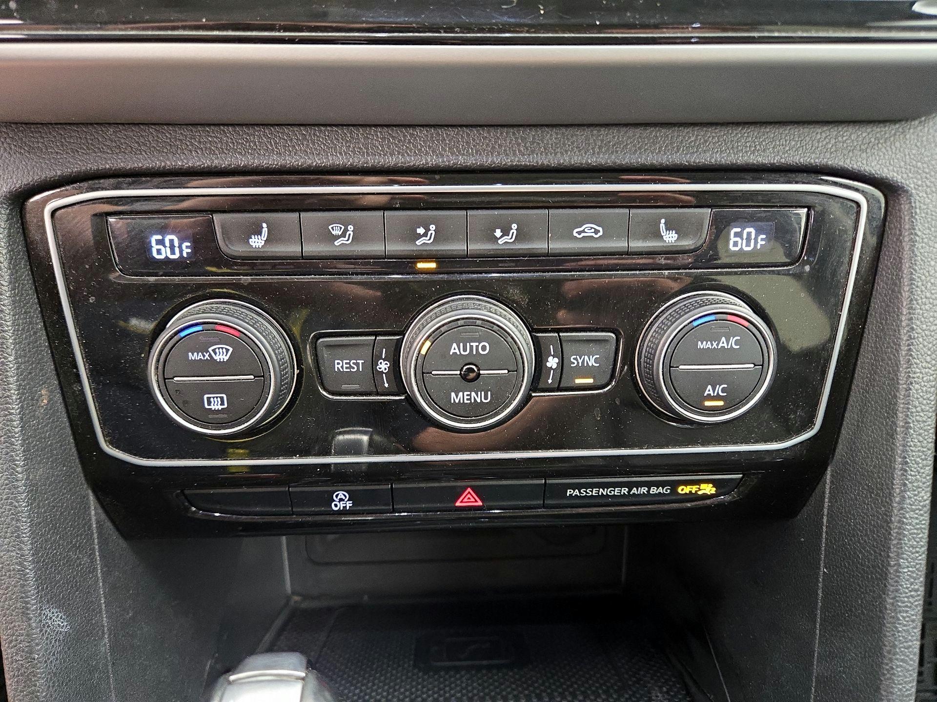 Thumbnail: 2022 Volkswagen Atlas - 16