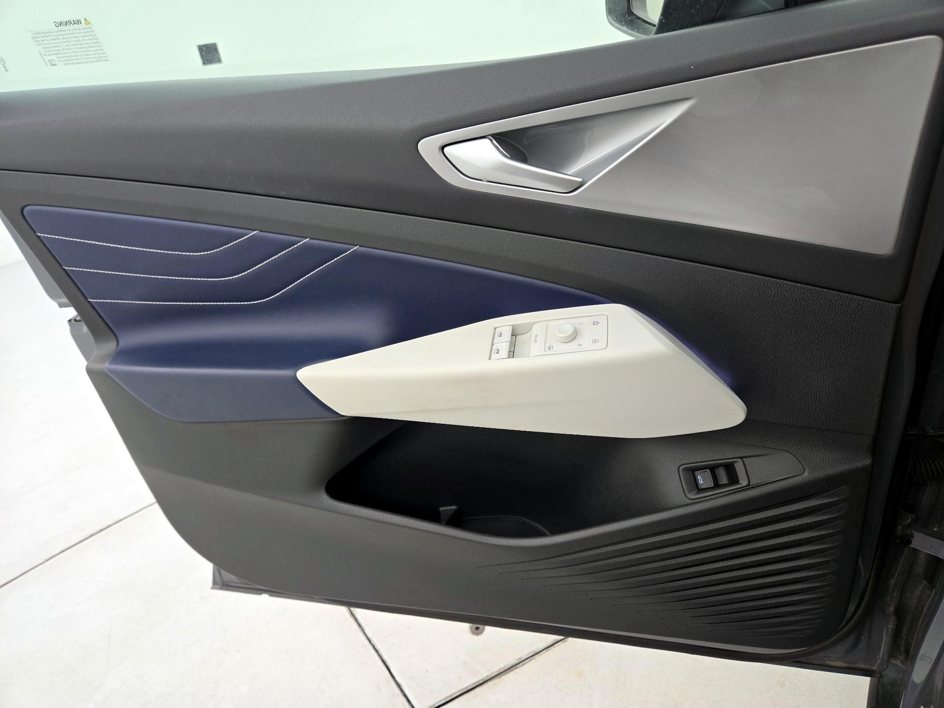 Thumbnail: 2023 Volkswagen ID.4 - 12