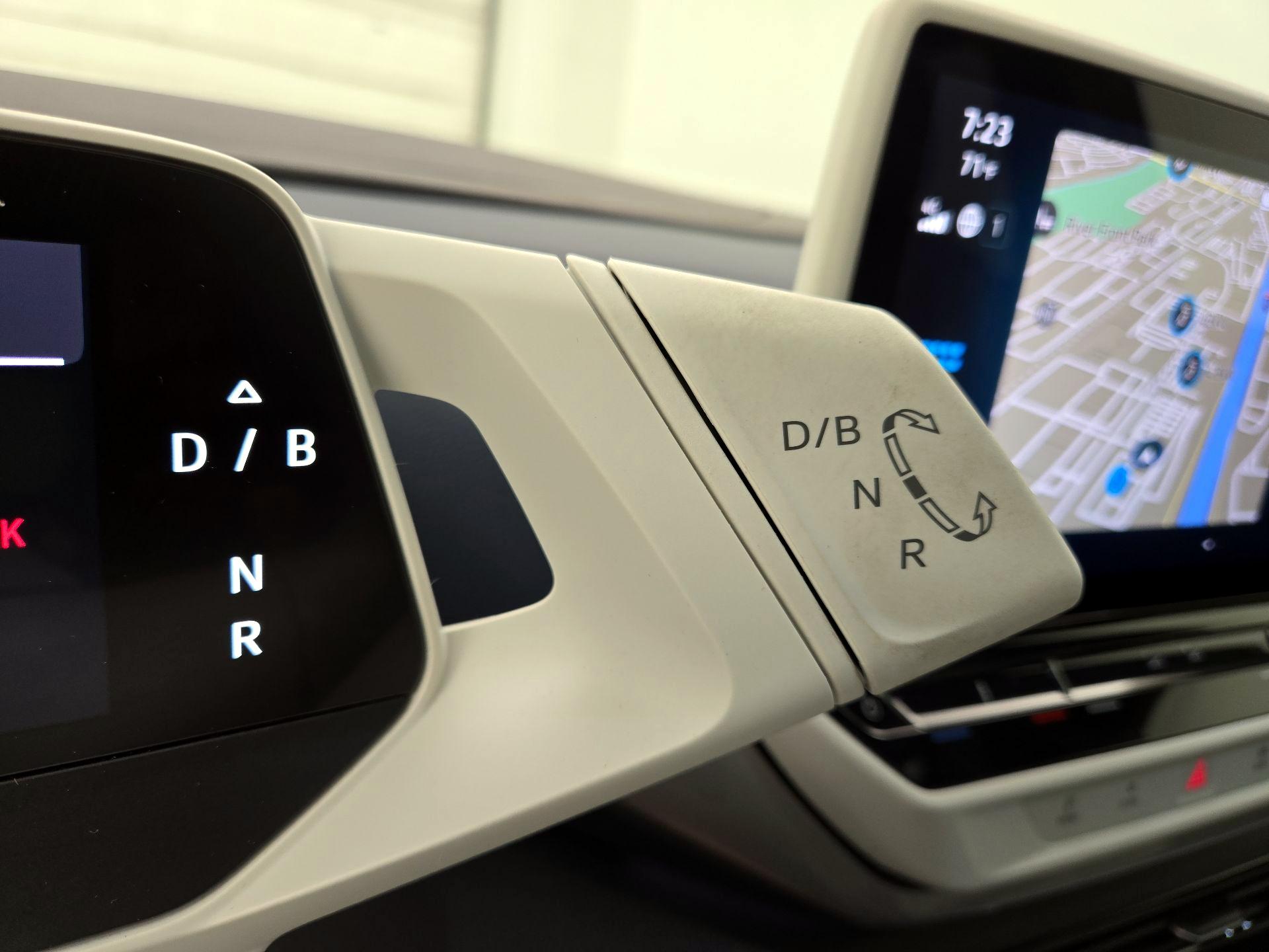 Thumbnail: 2023 Volkswagen ID.4 - 18