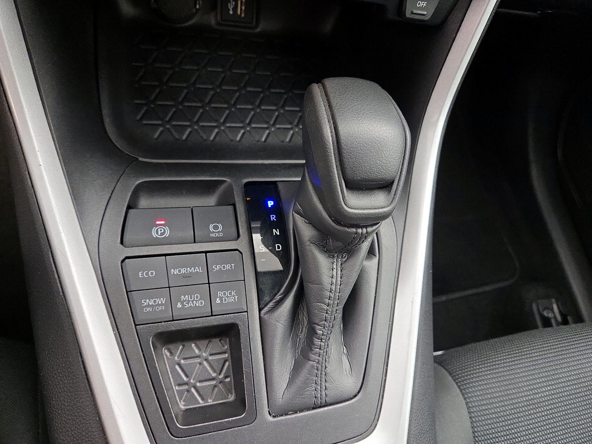 Thumbnail: 2024 Toyota RAV4 - 17