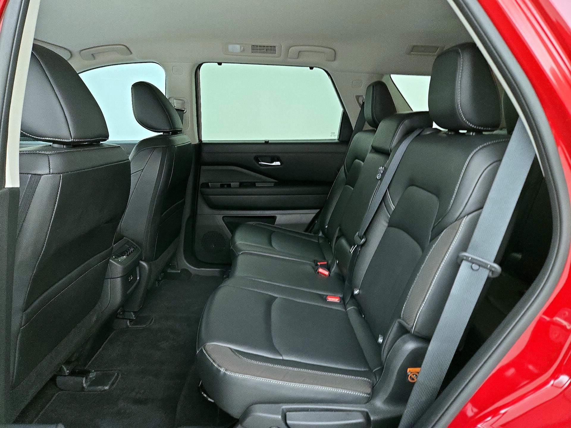 Thumbnail: 2023 Nissan Pathfinder - 20