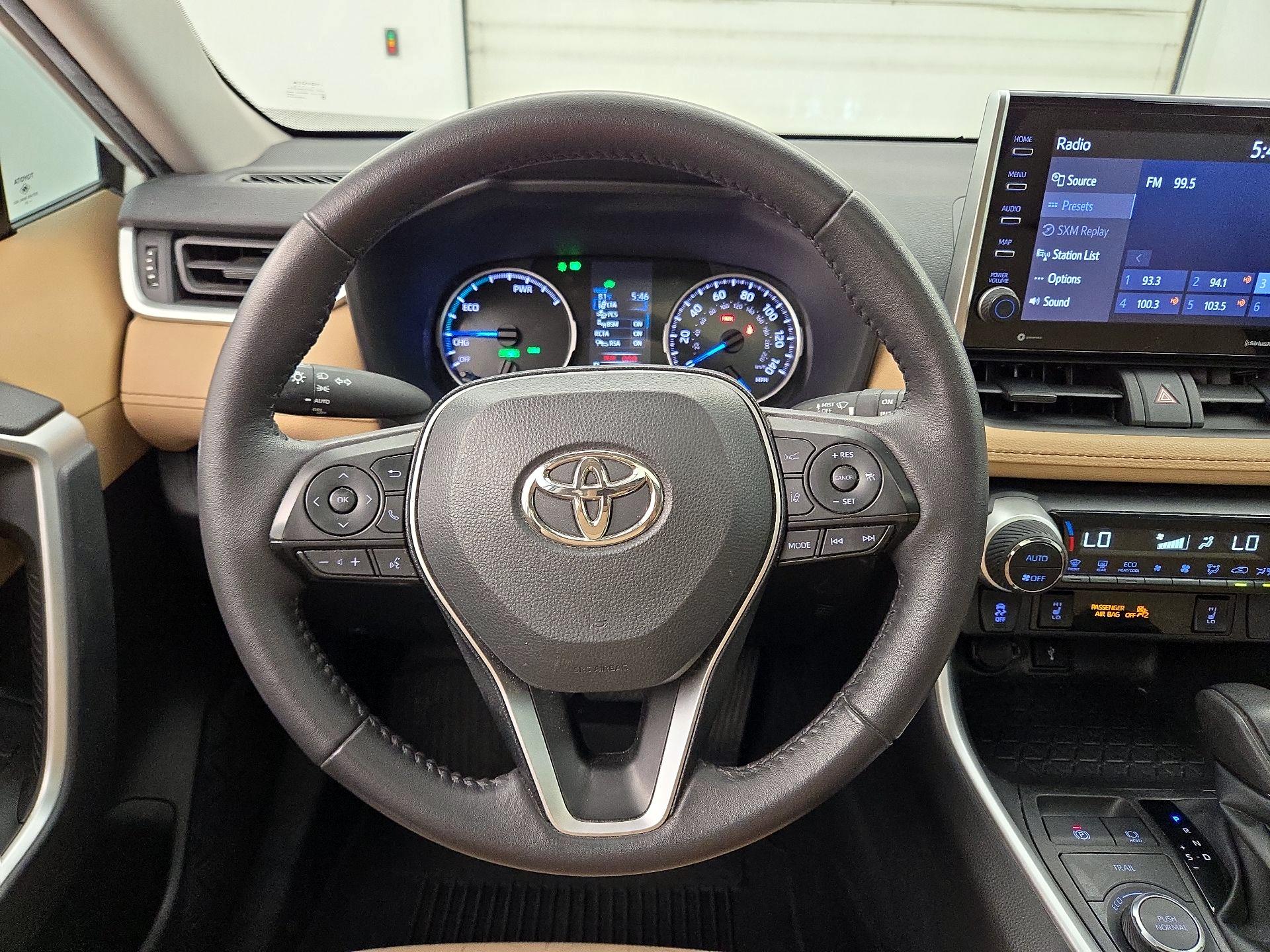 Thumbnail: 2022 Toyota RAV4 - 10