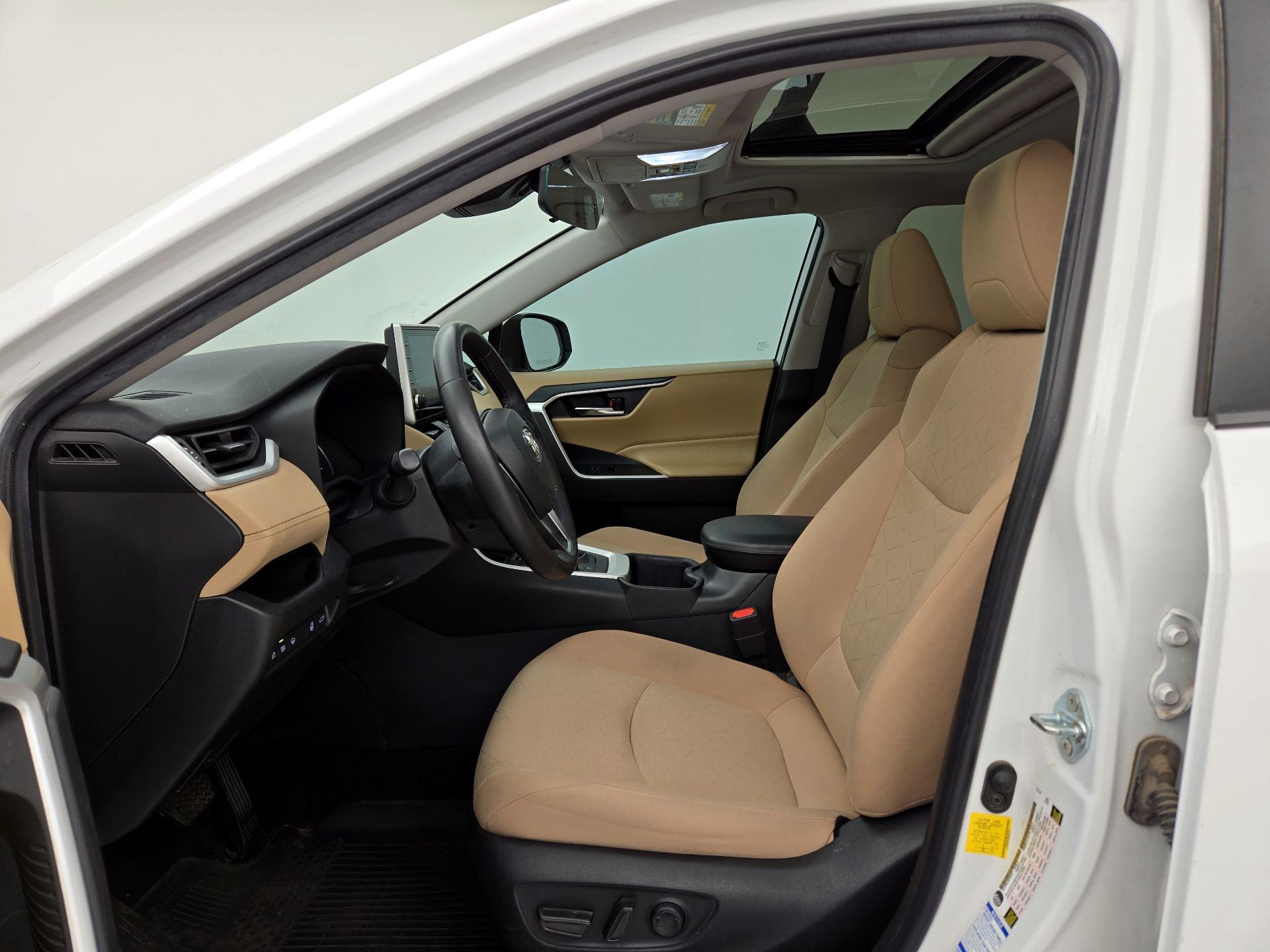 Thumbnail: 2022 Toyota RAV4 - 11