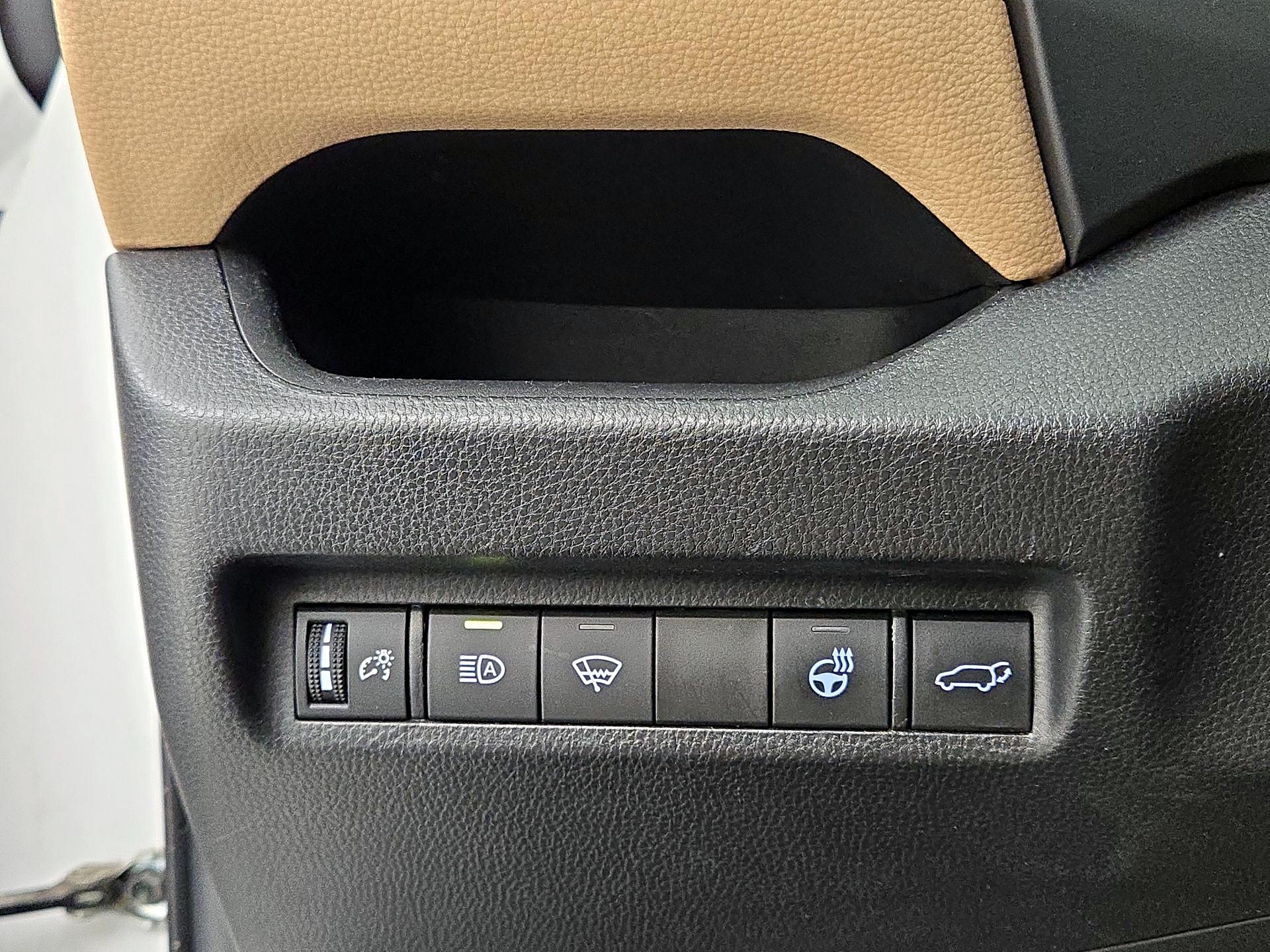 Thumbnail: 2022 Toyota RAV4 - 13