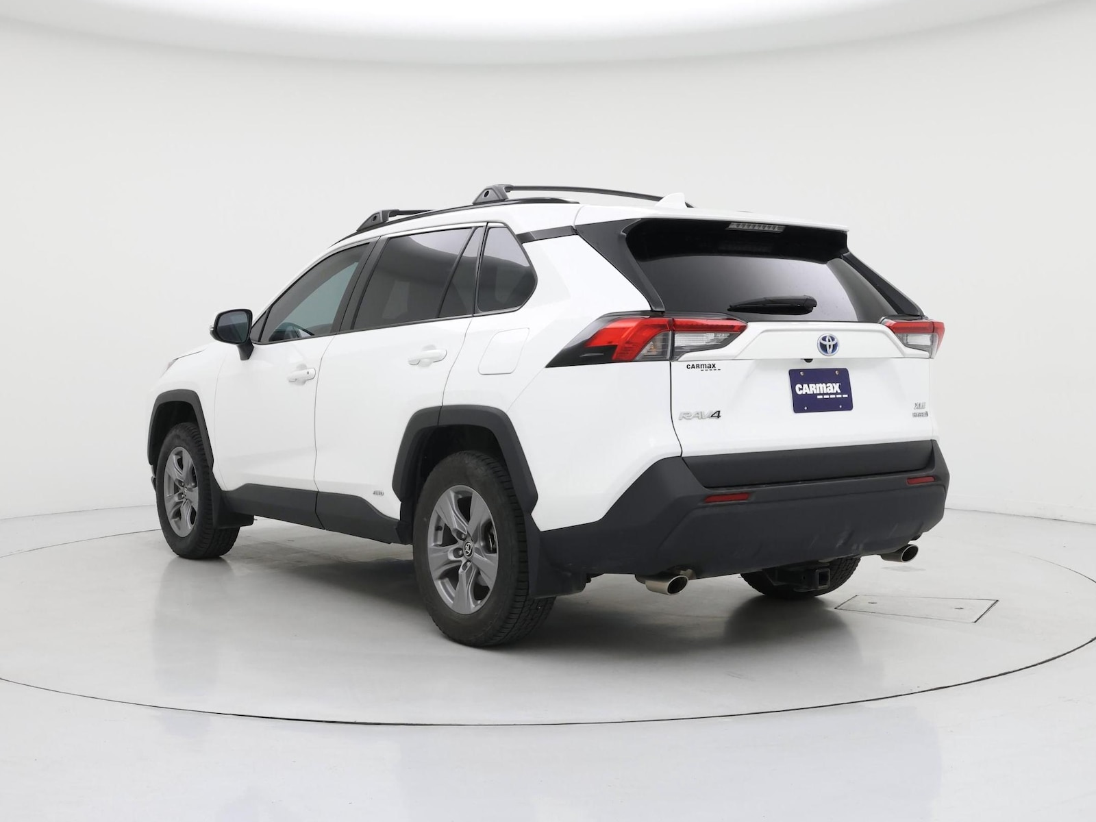 2022 Toyota RAV4 XLE - Photo 3