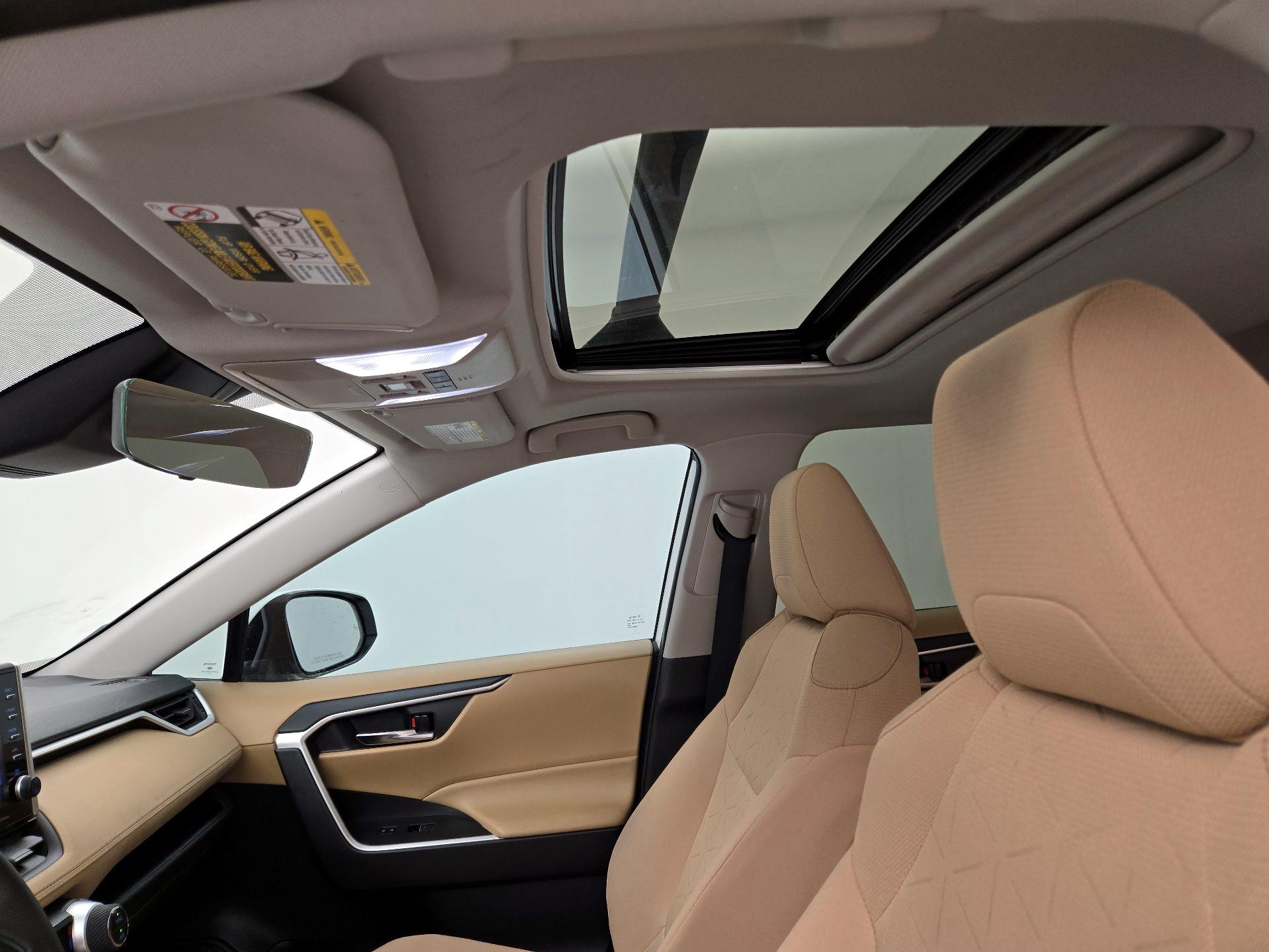 Thumbnail: 2022 Toyota RAV4 - 19