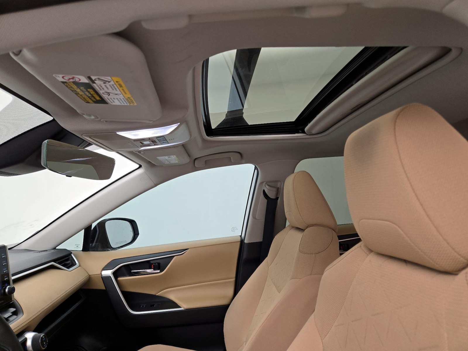 2022 Toyota RAV4 XLE - Photo 20