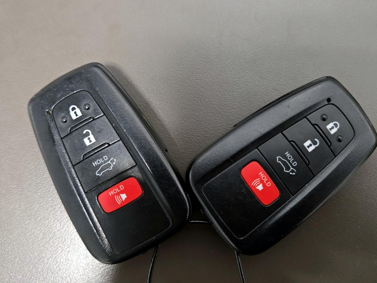 2022 Toyota RAV4 XLE - Photo 25