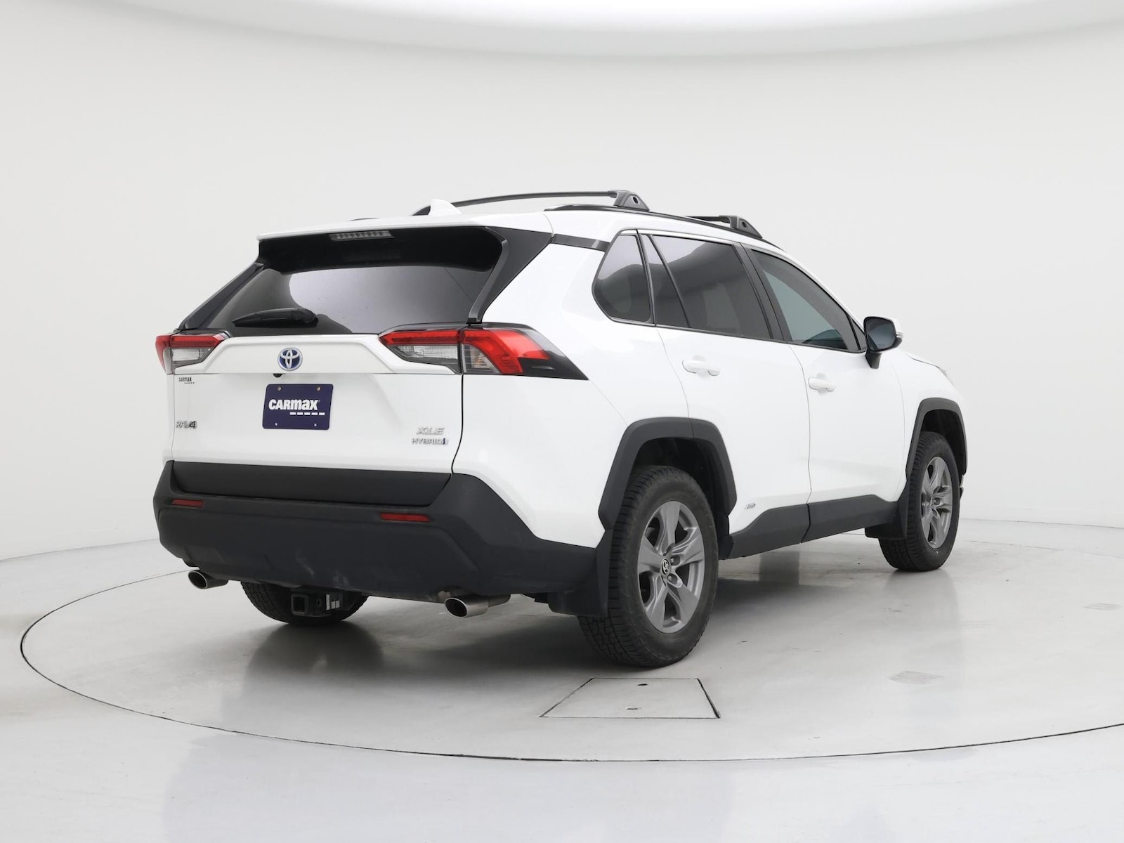 2022 Toyota RAV4 XLE - Photo 9