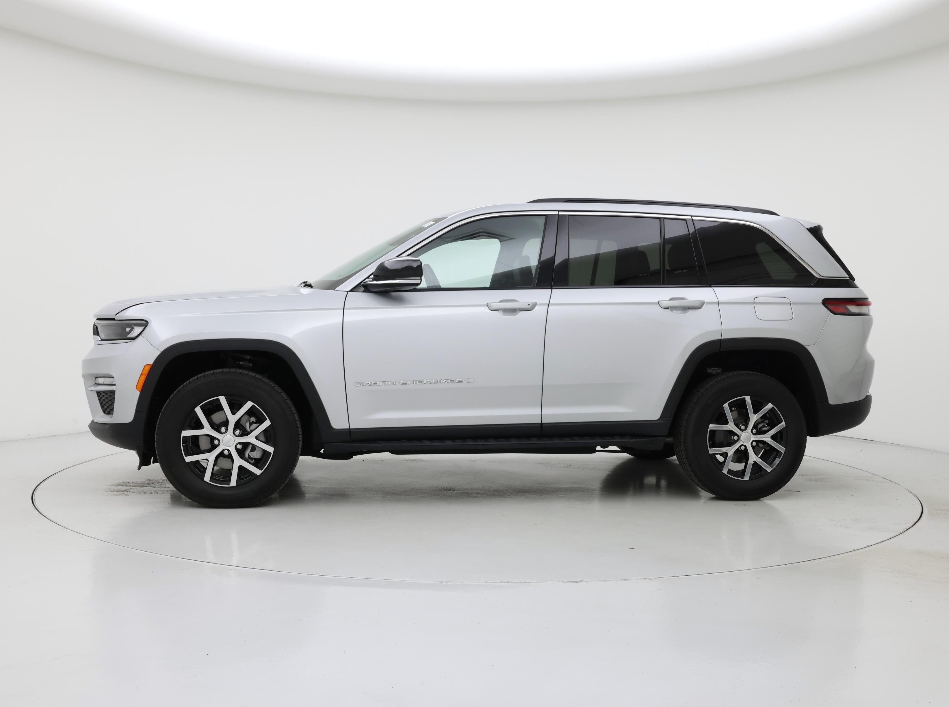 Thumbnail: 2025 Jeep Grand Cherokee - 3