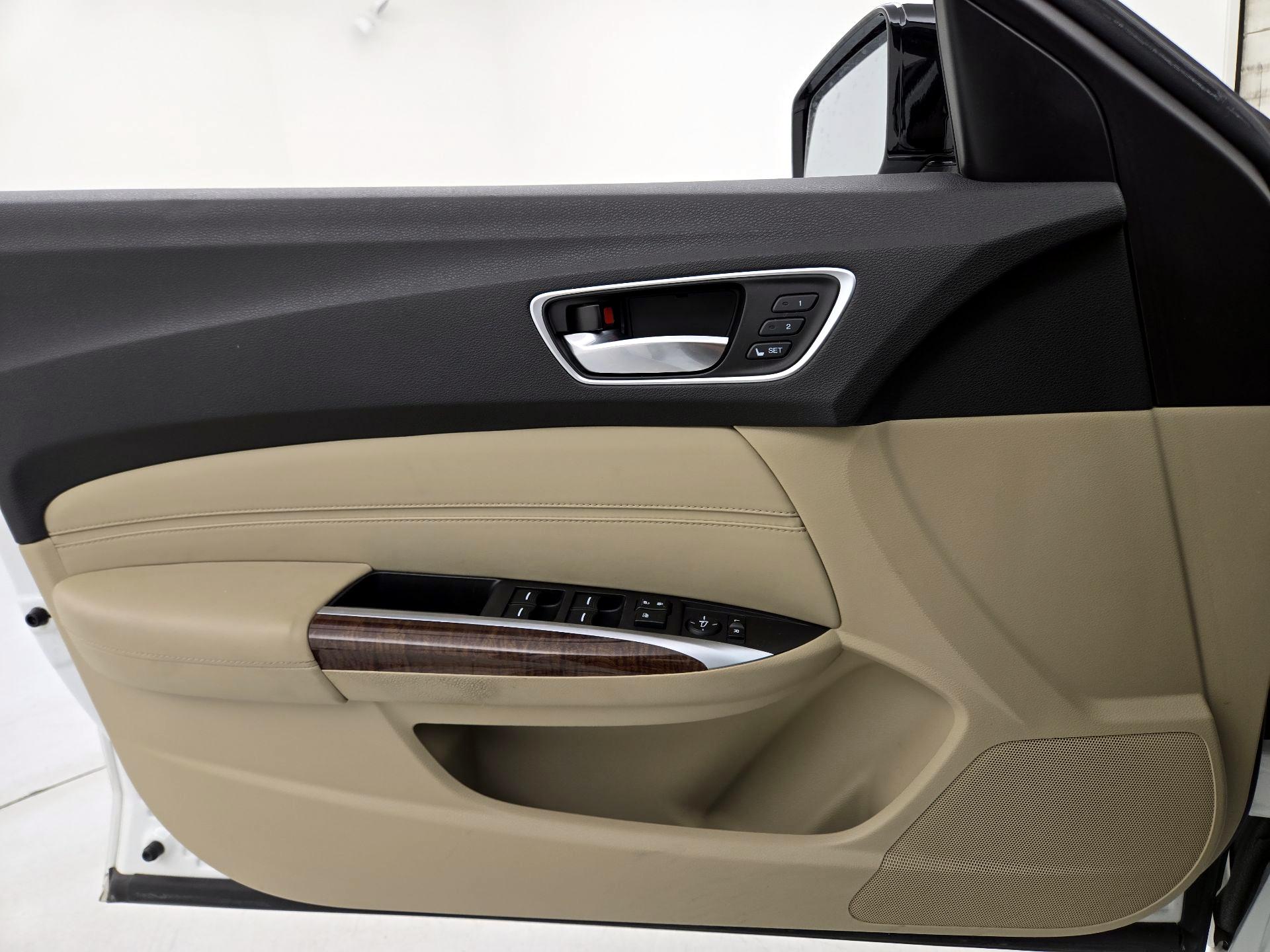 Thumbnail: 2018 Acura TLX - 12