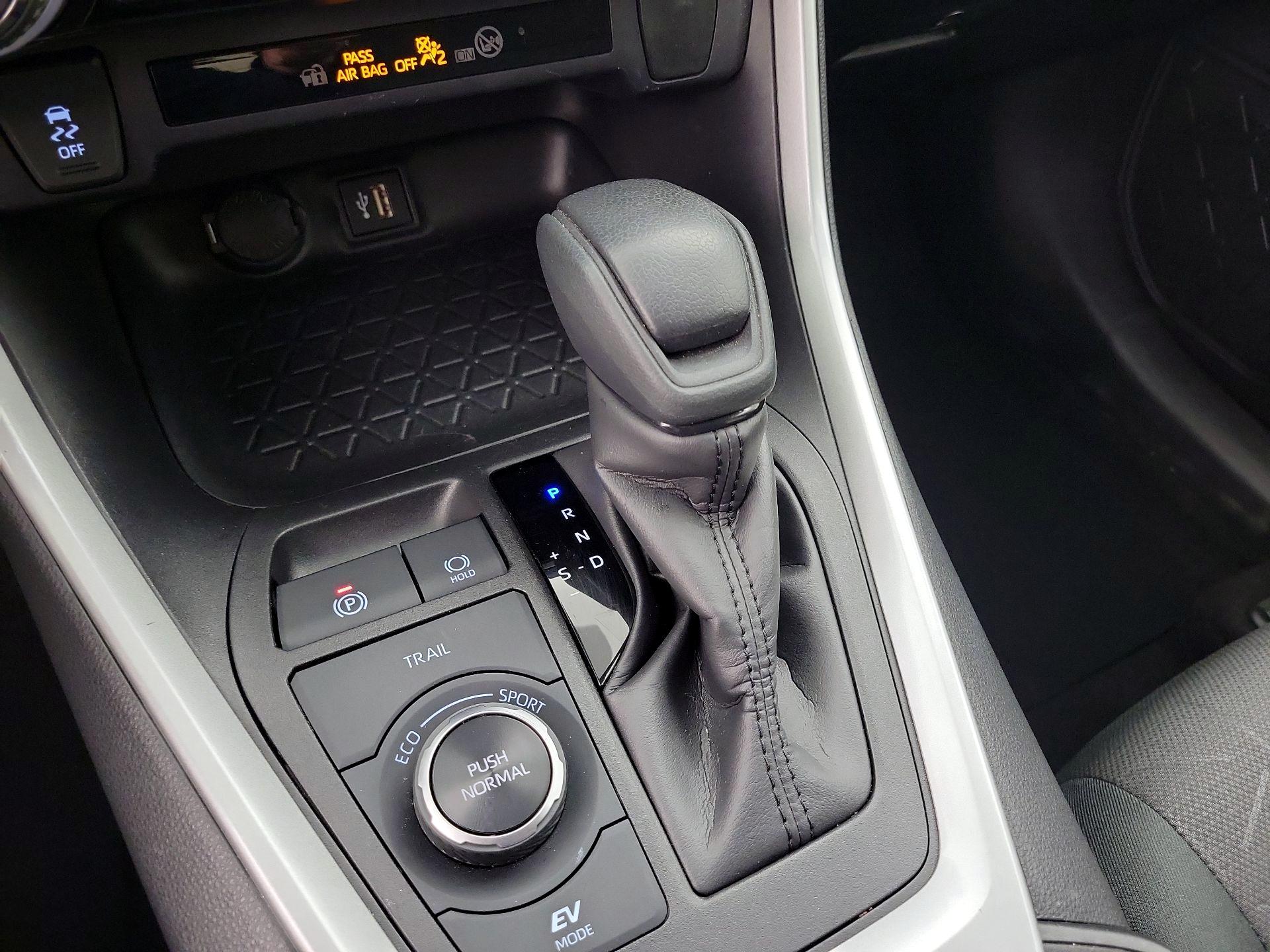 Thumbnail: 2024 Toyota RAV4 - 17