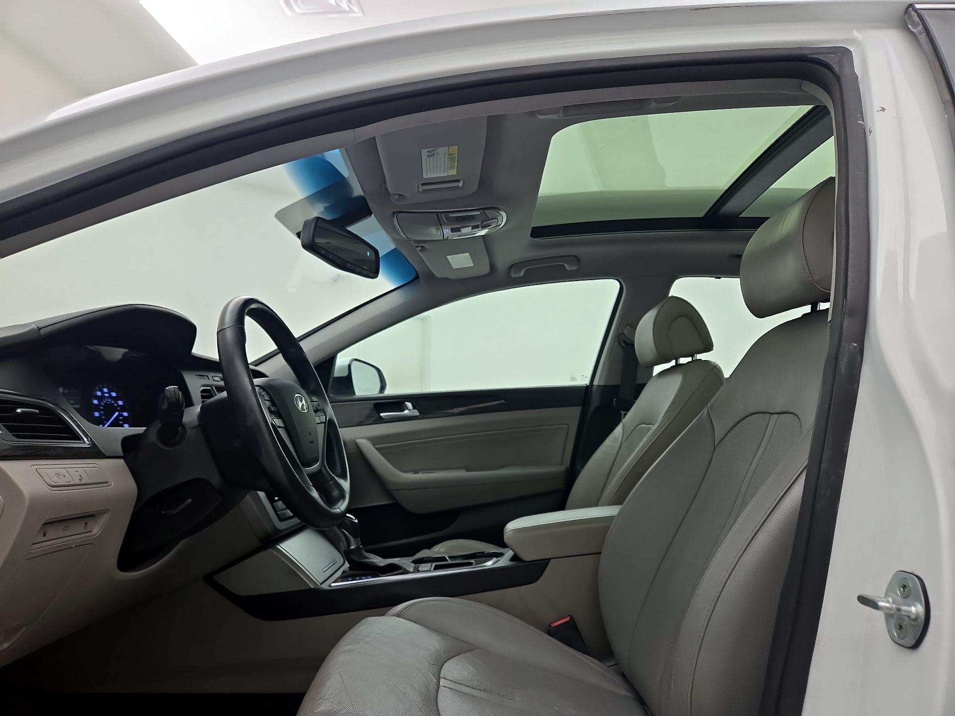 Thumbnail: 2015 Hyundai Sonata - 18