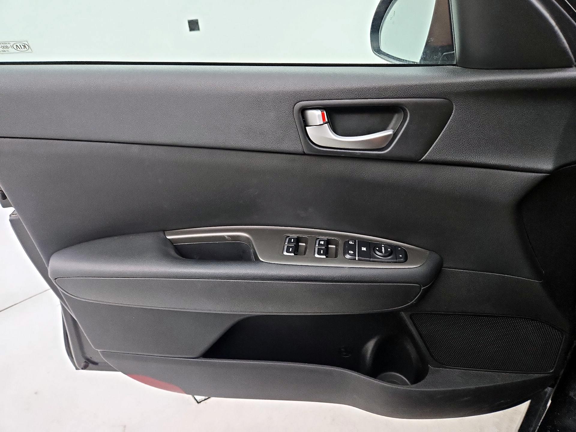 Thumbnail: 2020 Kia Optima - 12