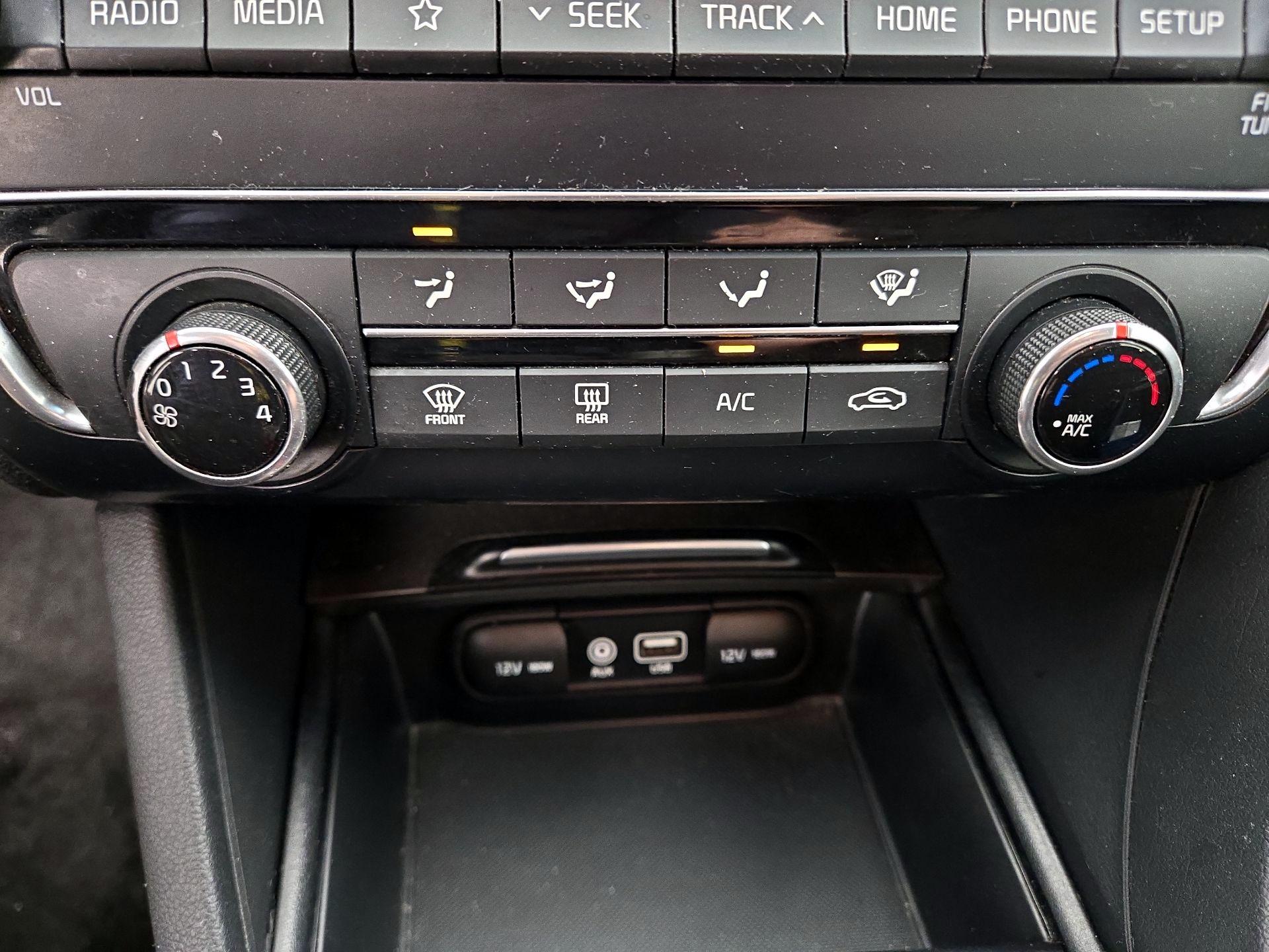 Thumbnail: 2020 Kia Optima - 16