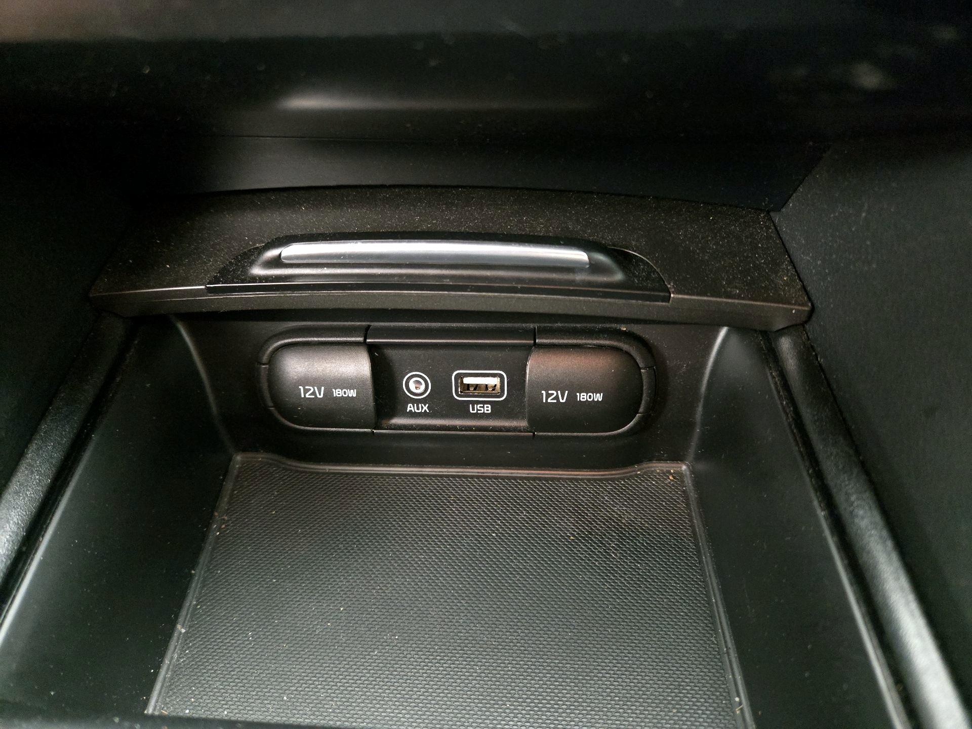 Thumbnail: 2020 Kia Optima - 18