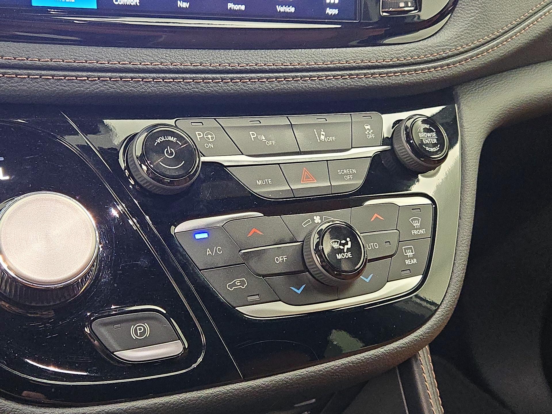 Thumbnail: 2025 Chrysler Pacifica - 17