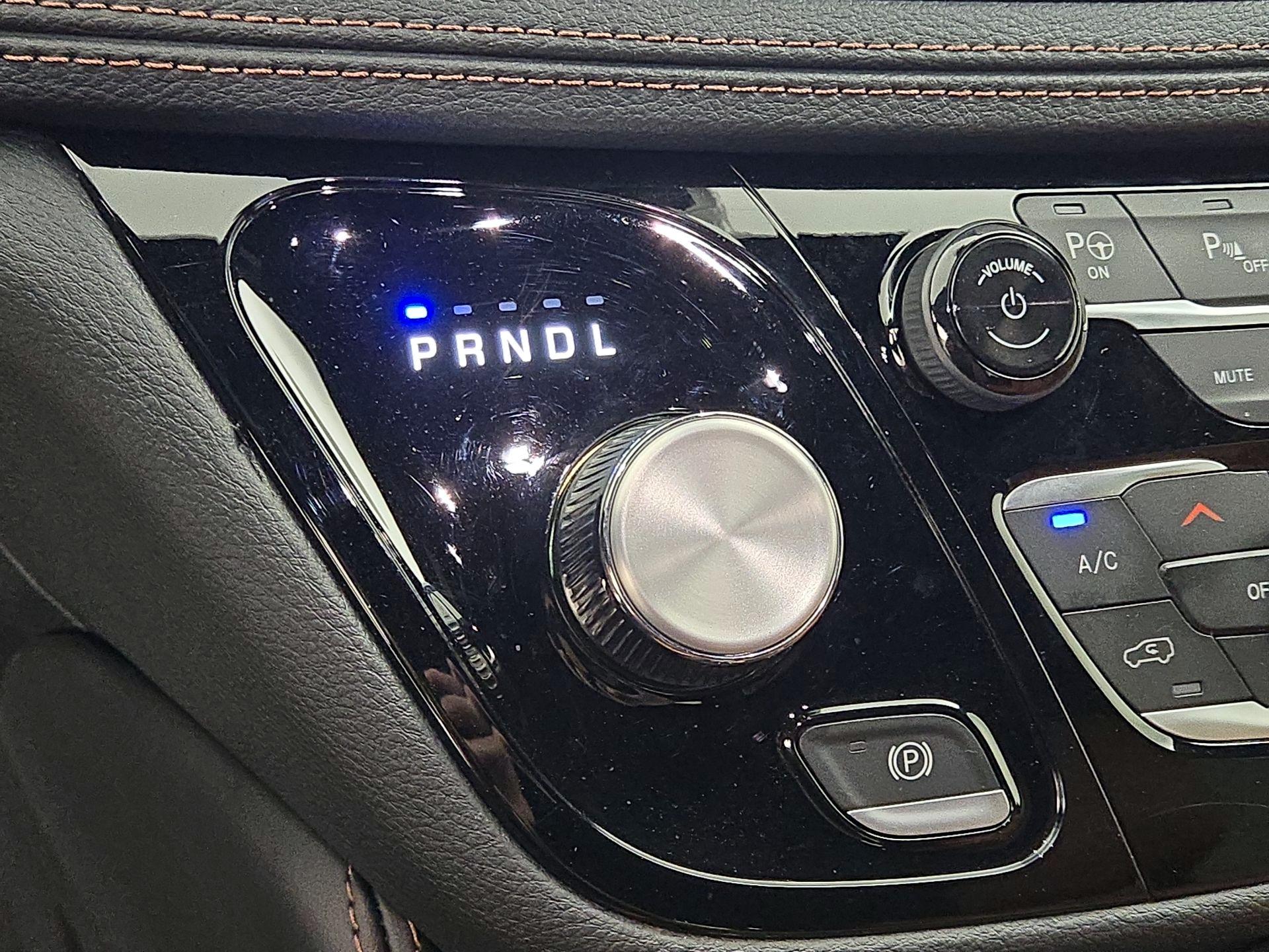 Thumbnail: 2025 Chrysler Pacifica - 18