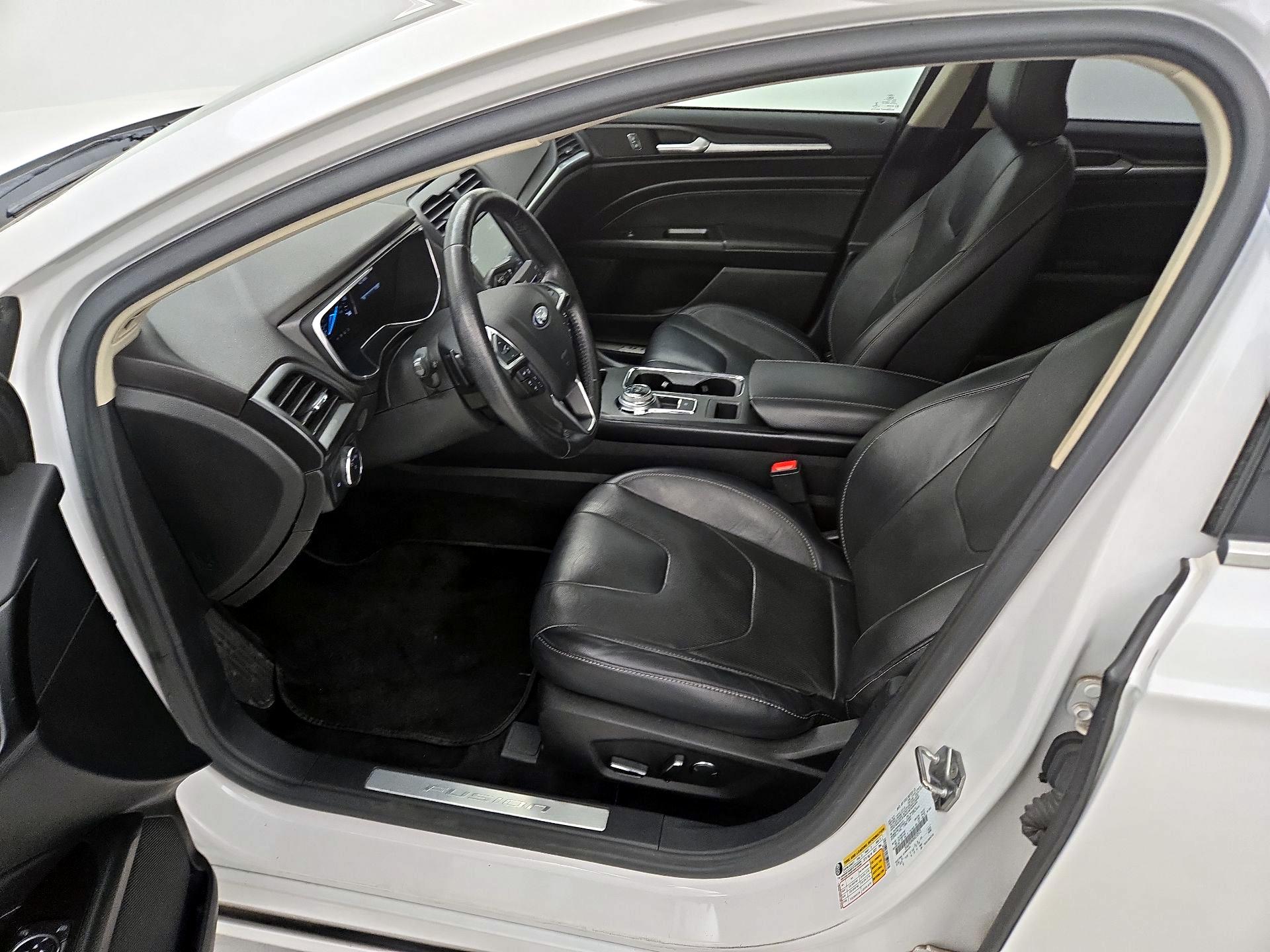 Thumbnail: 2017 Ford Fusion - 11