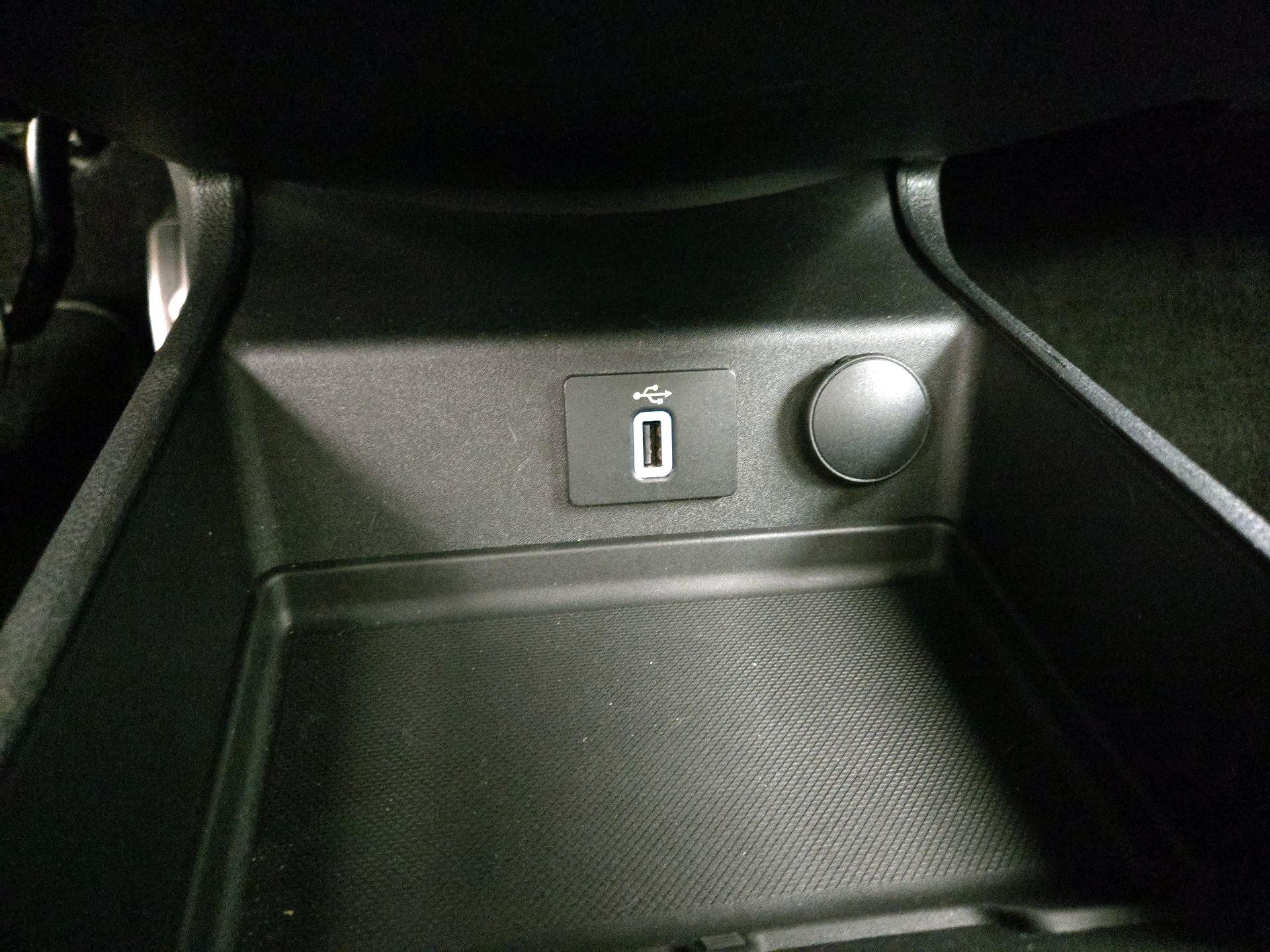 Thumbnail: 2017 Ford Fusion - 19