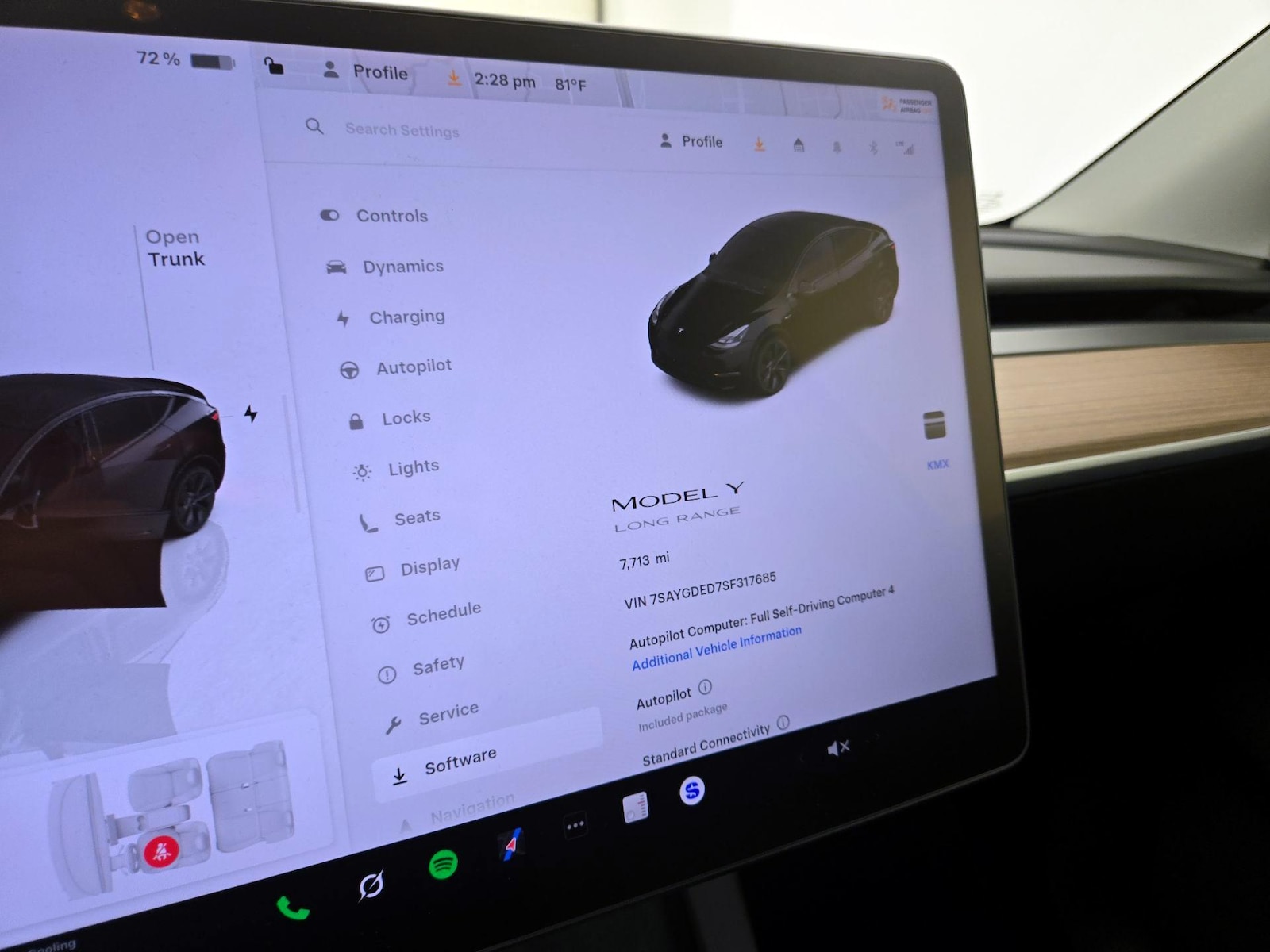 2025 Tesla Model Y Long Range - Photo 14