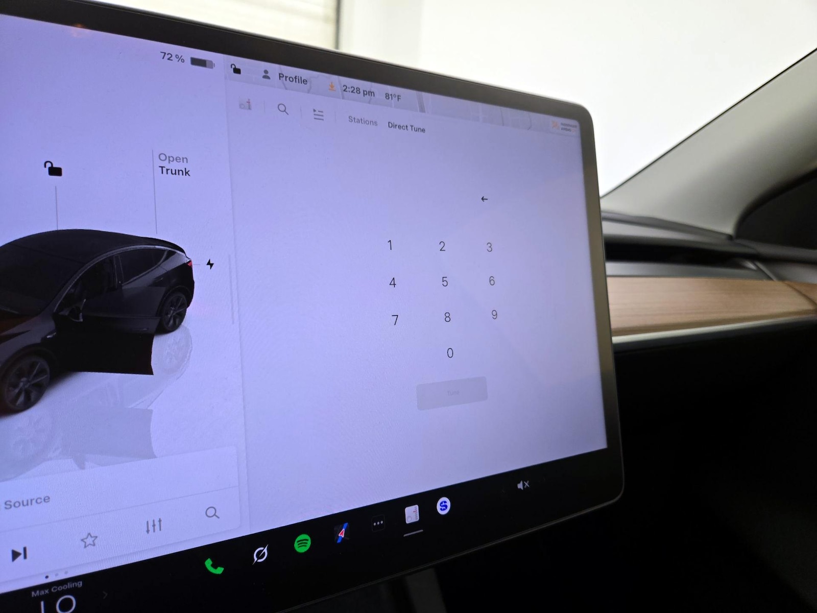 2025 Tesla Model Y Long Range - Photo 16