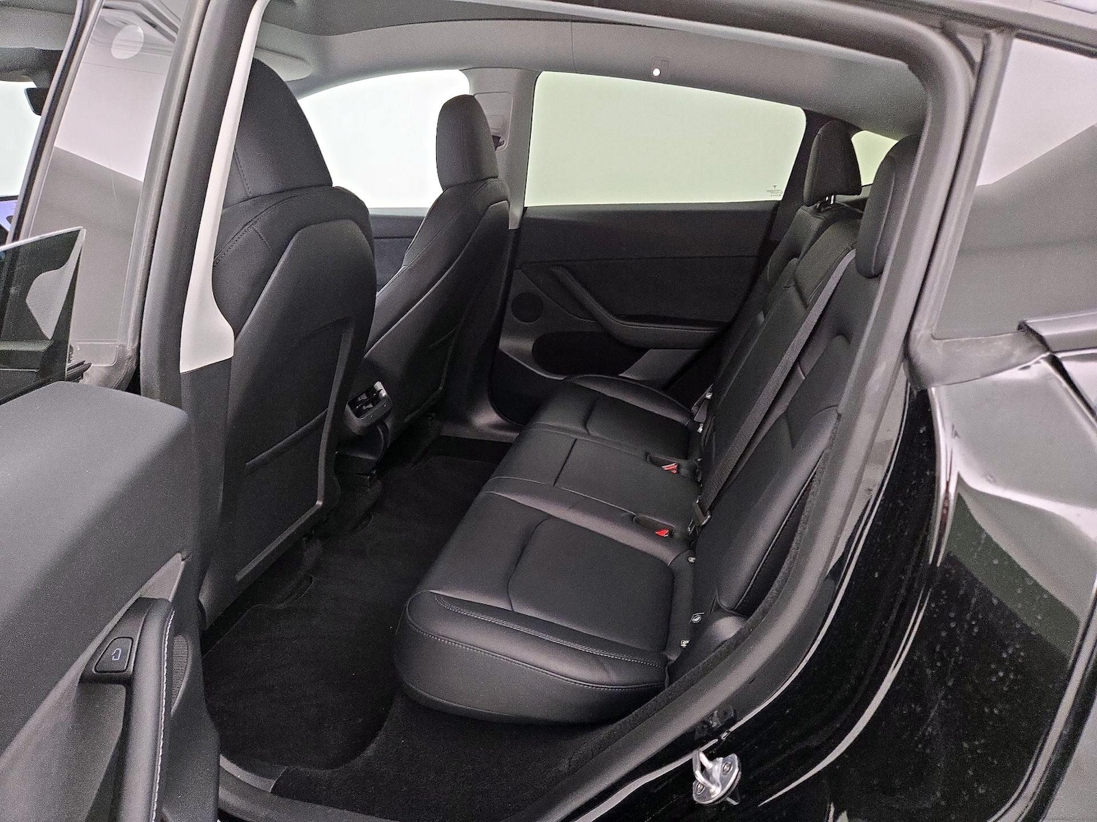 2025 Tesla Model Y Long Range - Photo 21