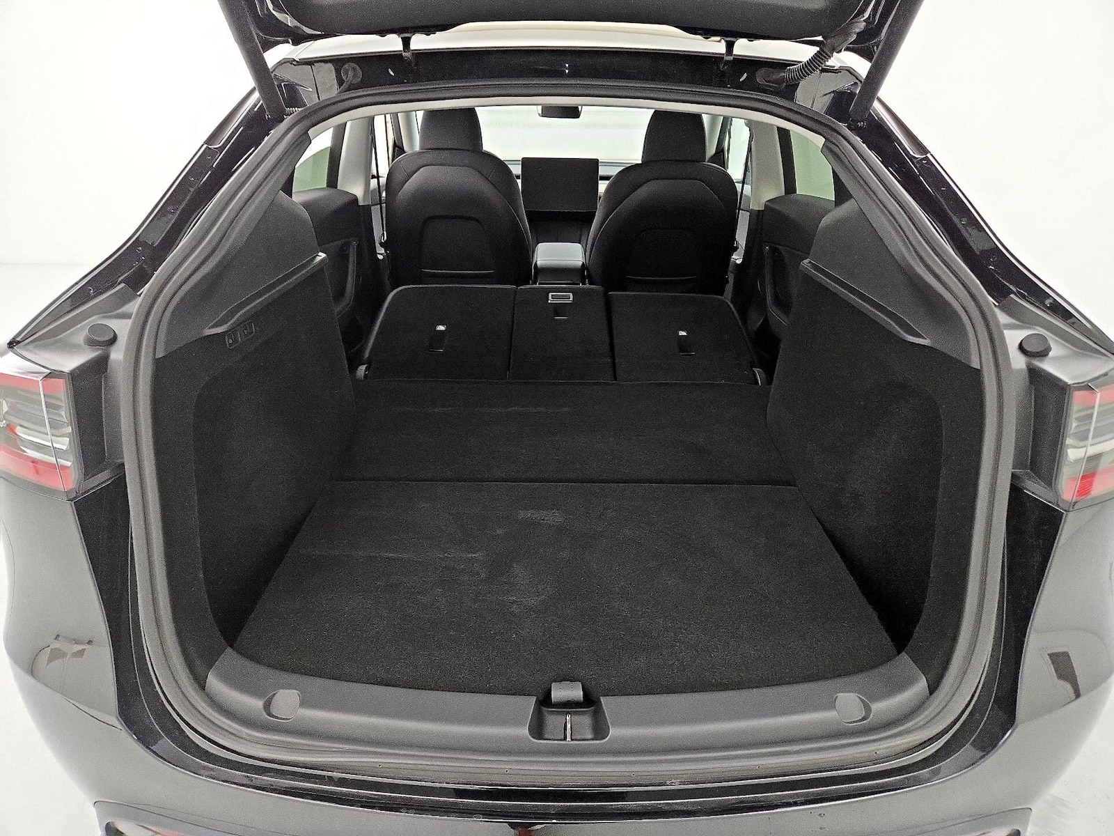 2025 Tesla Model Y Long Range - Photo 23
