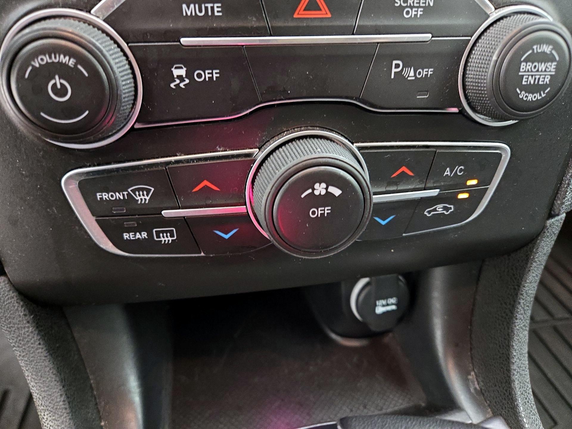 Thumbnail: 2022 Dodge Charger - 16