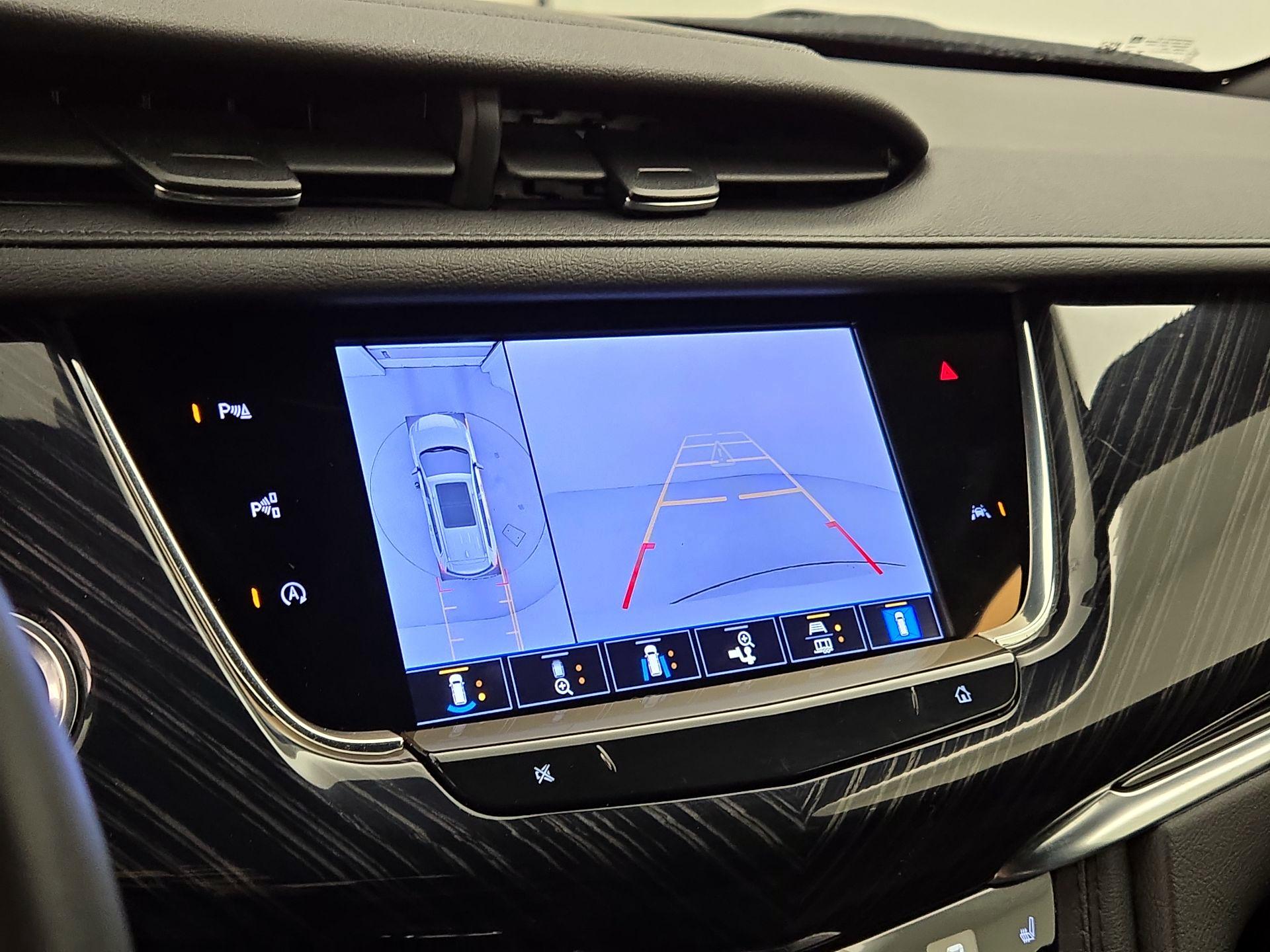 Thumbnail: 2023 Cadillac XT6 - 14