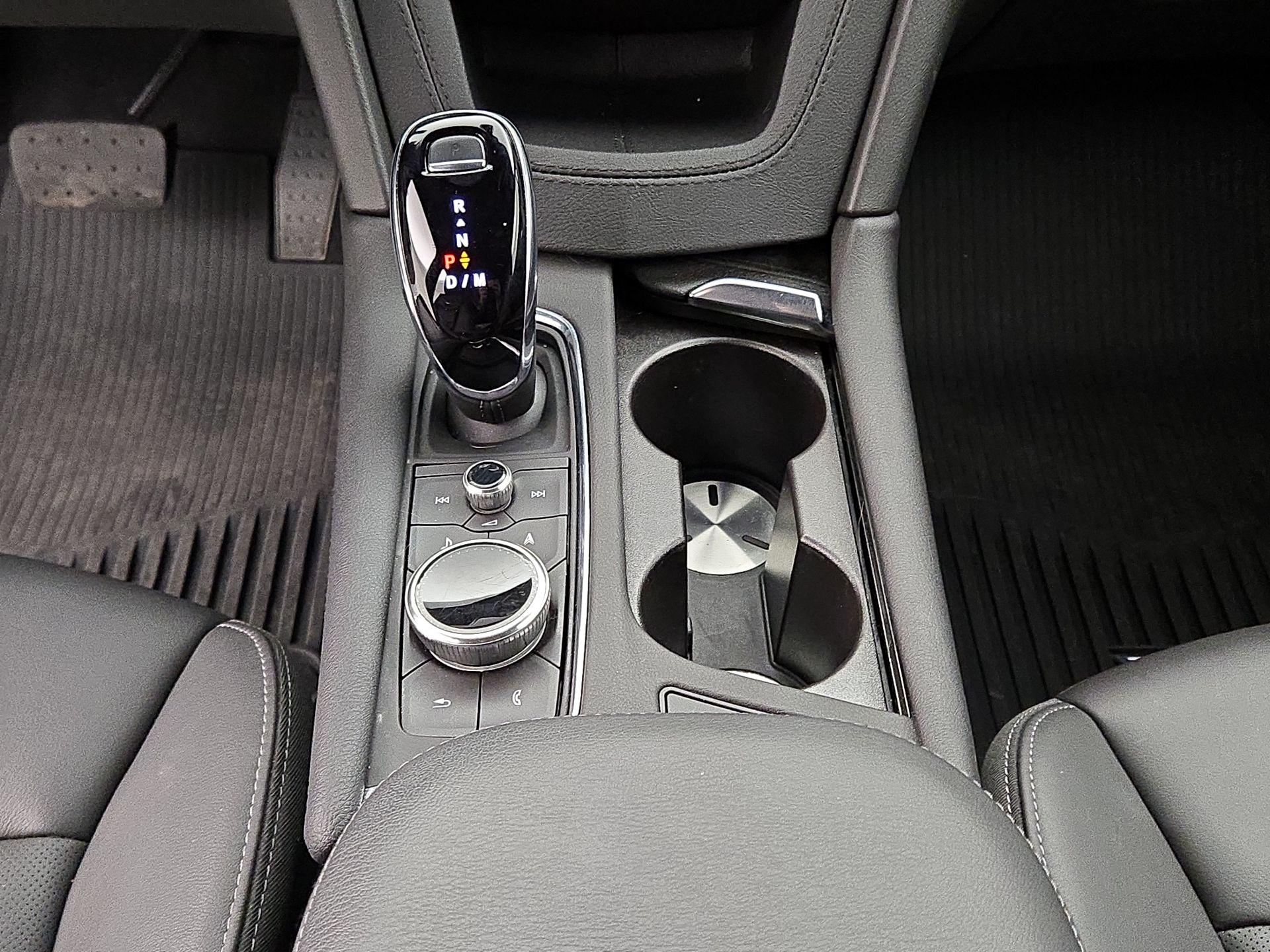 Thumbnail: 2023 Cadillac XT6 - 17