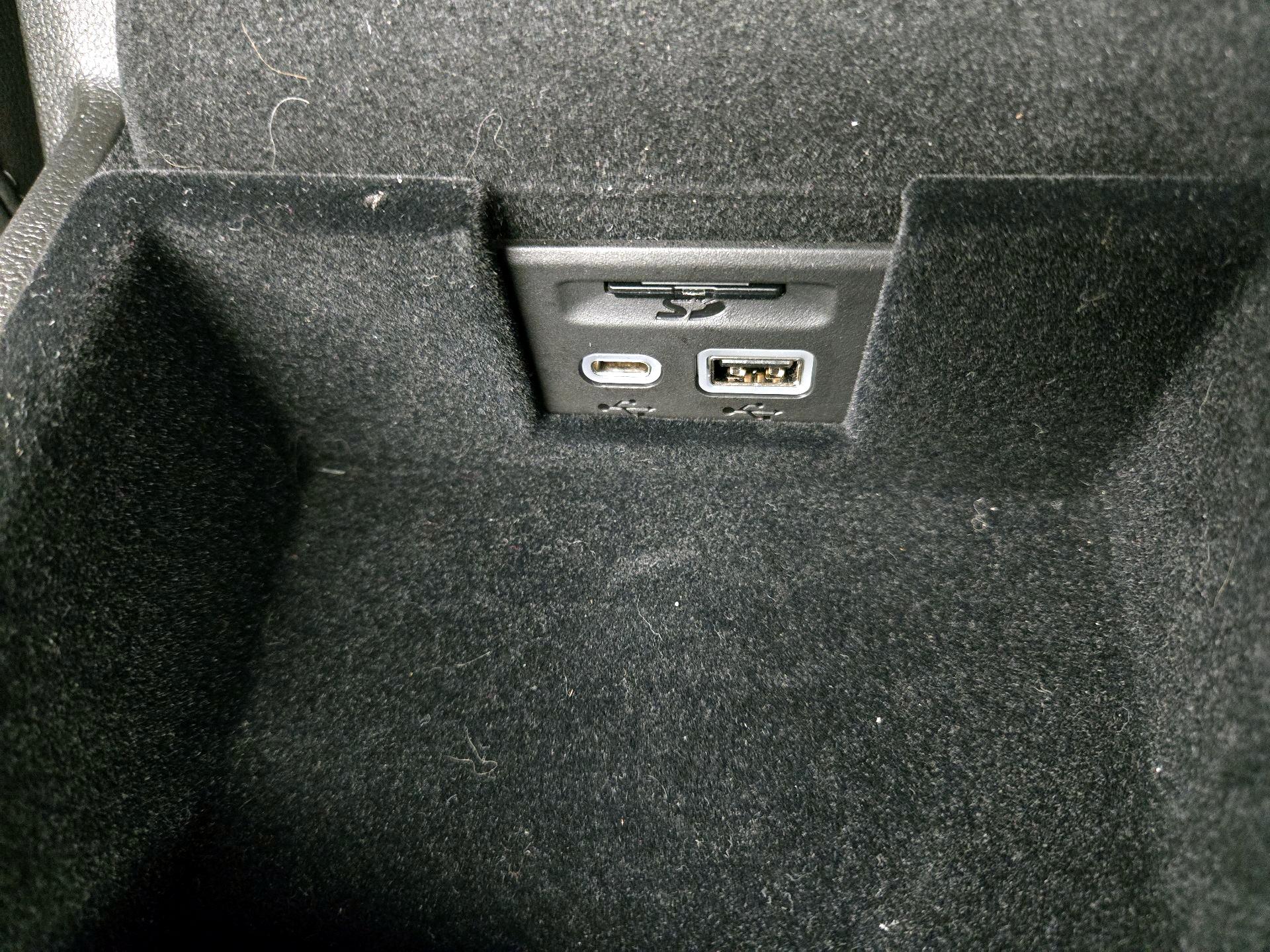 Thumbnail: 2023 Cadillac XT6 - 18