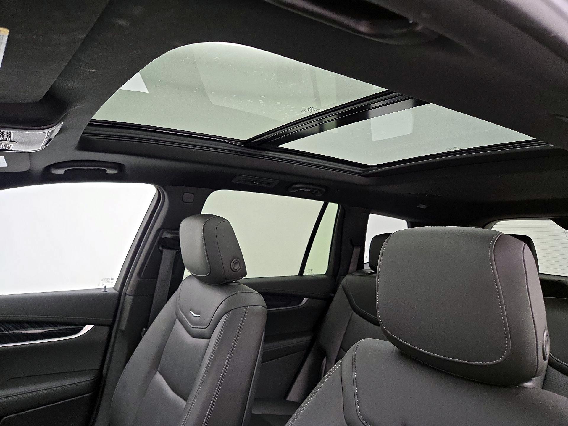 Thumbnail: 2023 Cadillac XT6 - 19