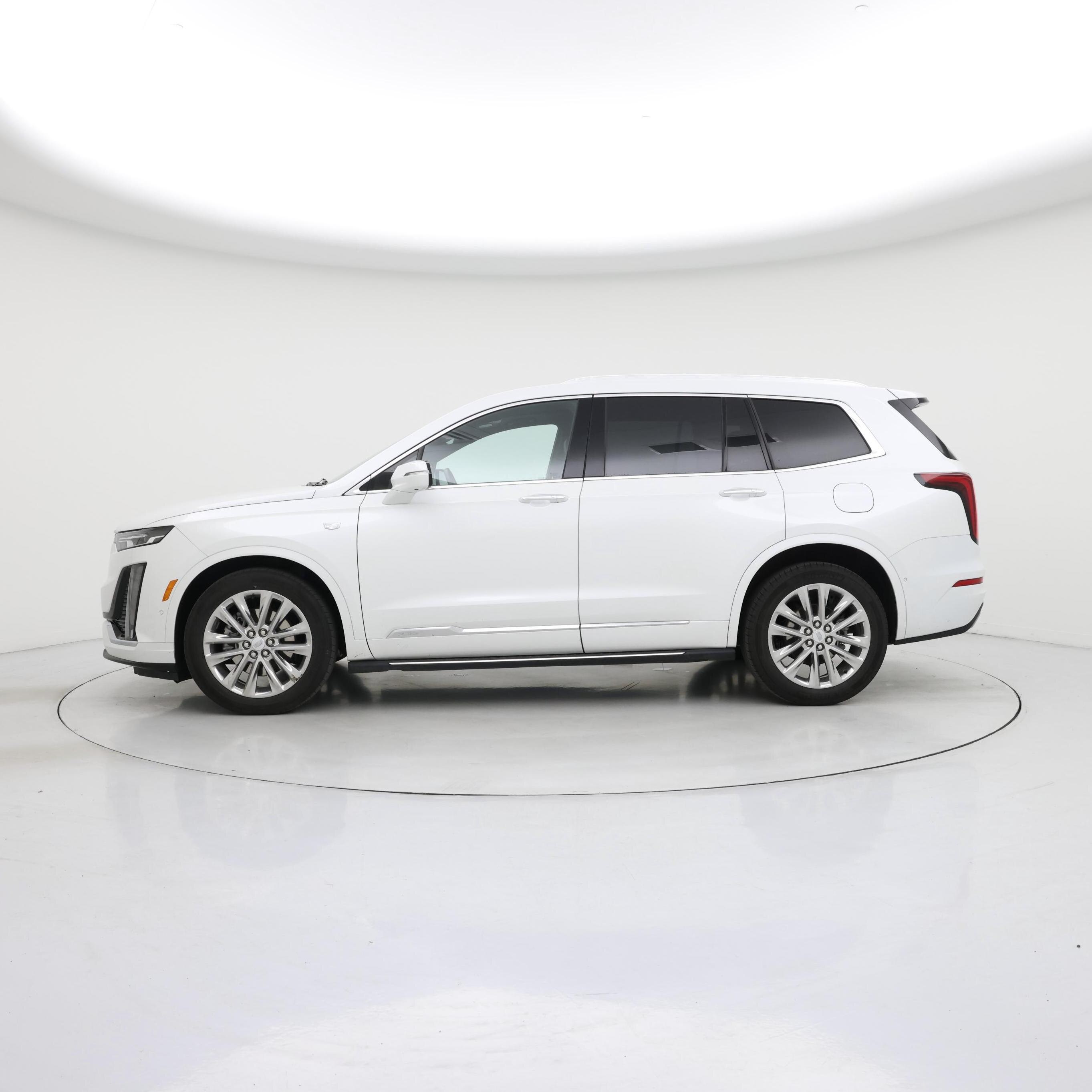 Thumbnail: 2023 Cadillac XT6 - 3