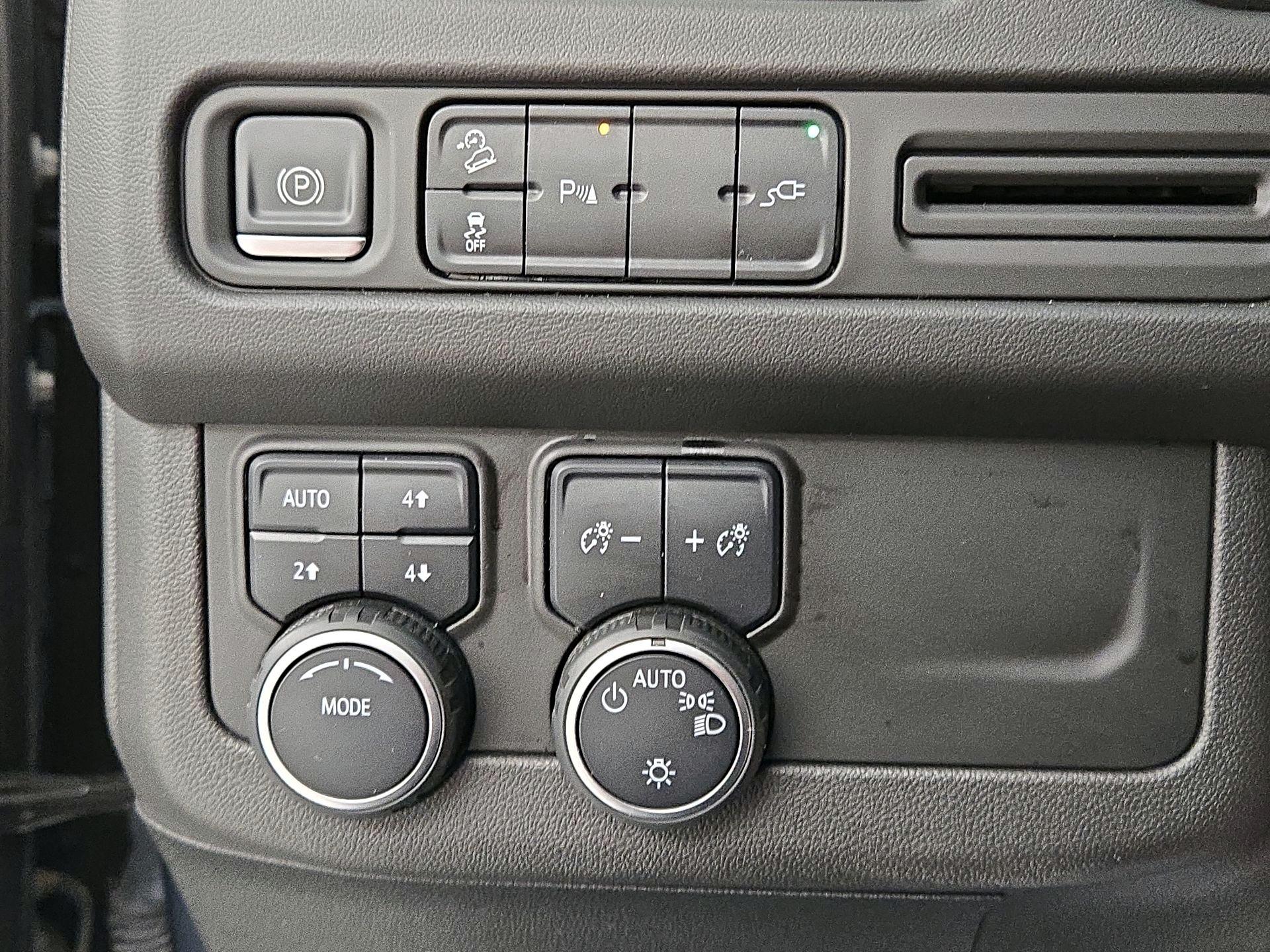 Thumbnail: 2021 Chevrolet Tahoe - 13