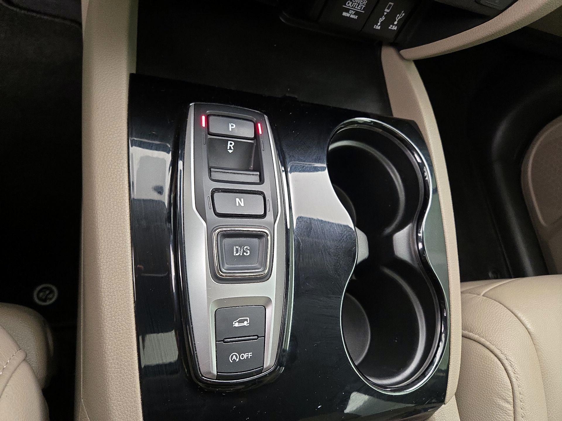 Thumbnail: 2018 Honda Pilot - 18