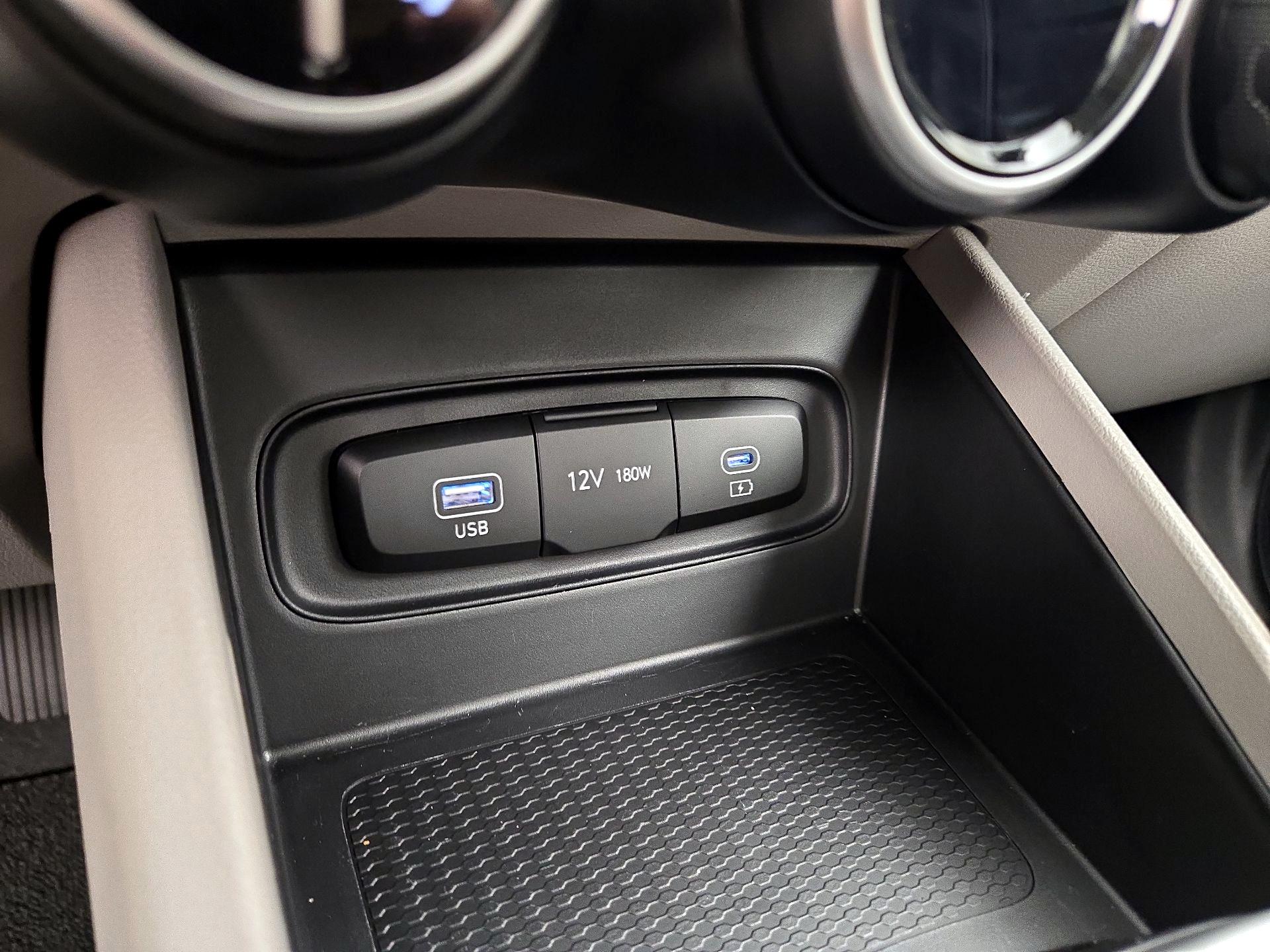 Thumbnail: 2025 Hyundai Venue - 18