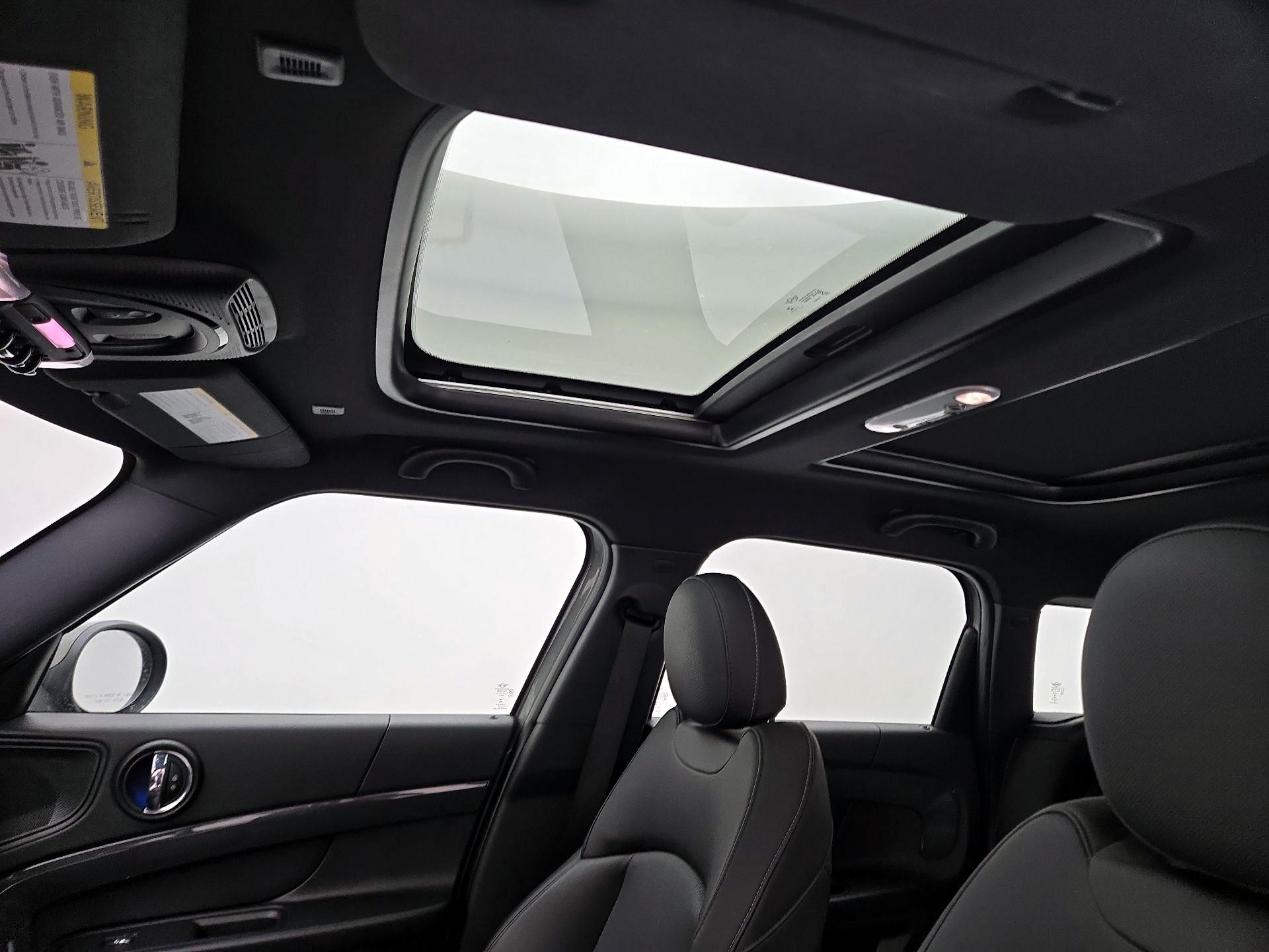 Thumbnail: 2019 MINI Cooper Countryman - 19