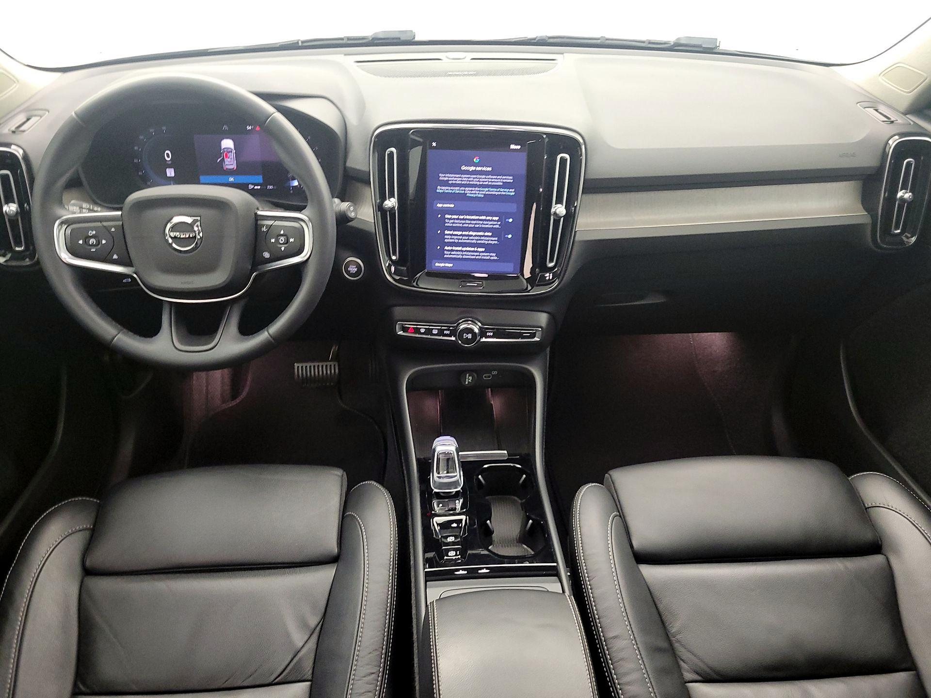 Thumbnail: 2023 Volvo XC40 - 9