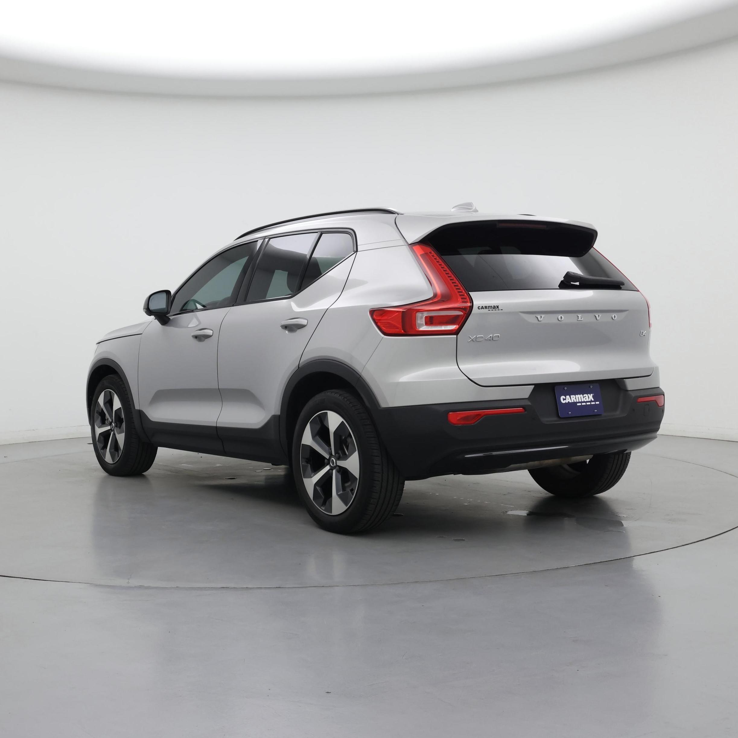 Thumbnail: 2023 Volvo XC40 - 2